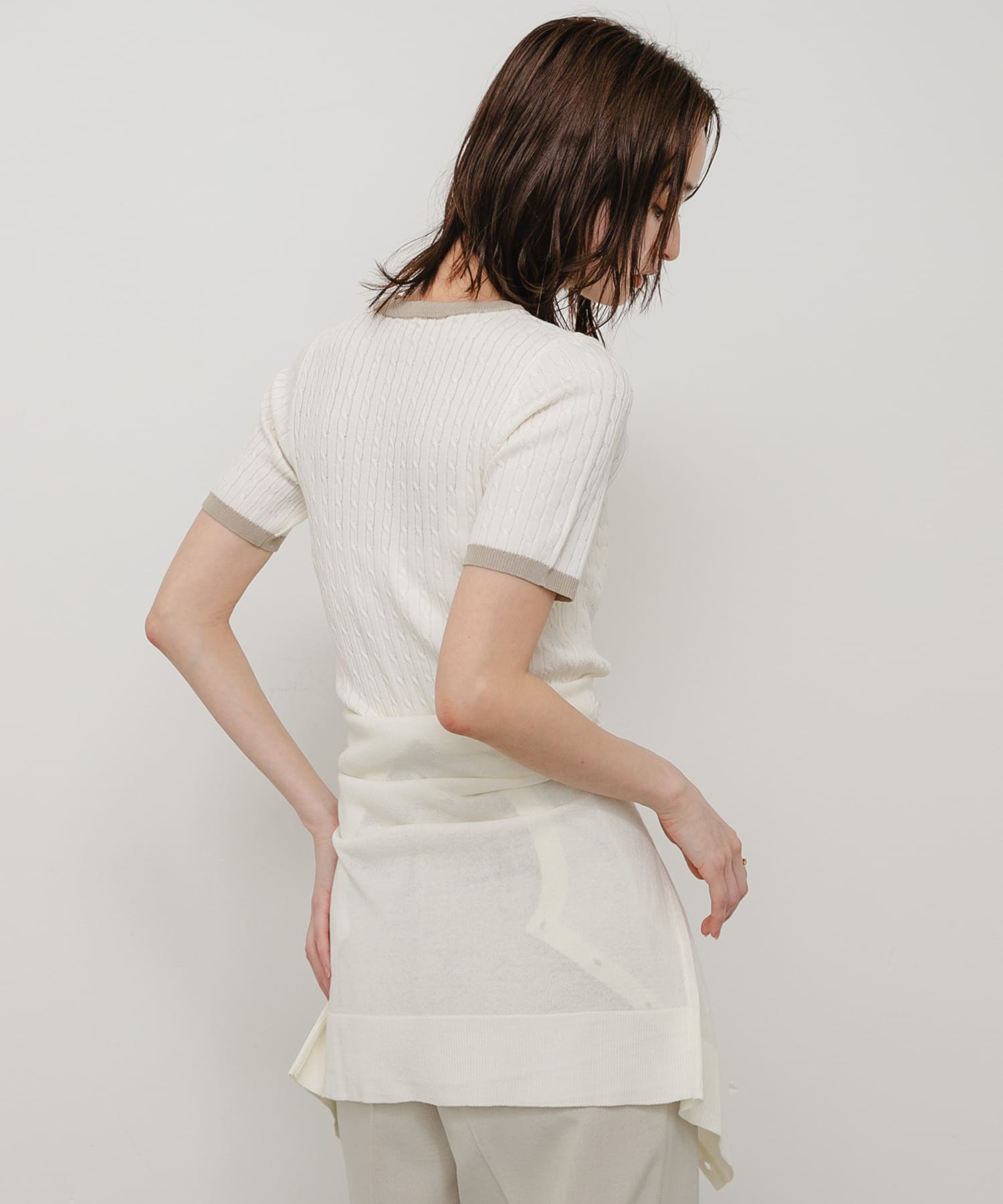 OFF WHITE