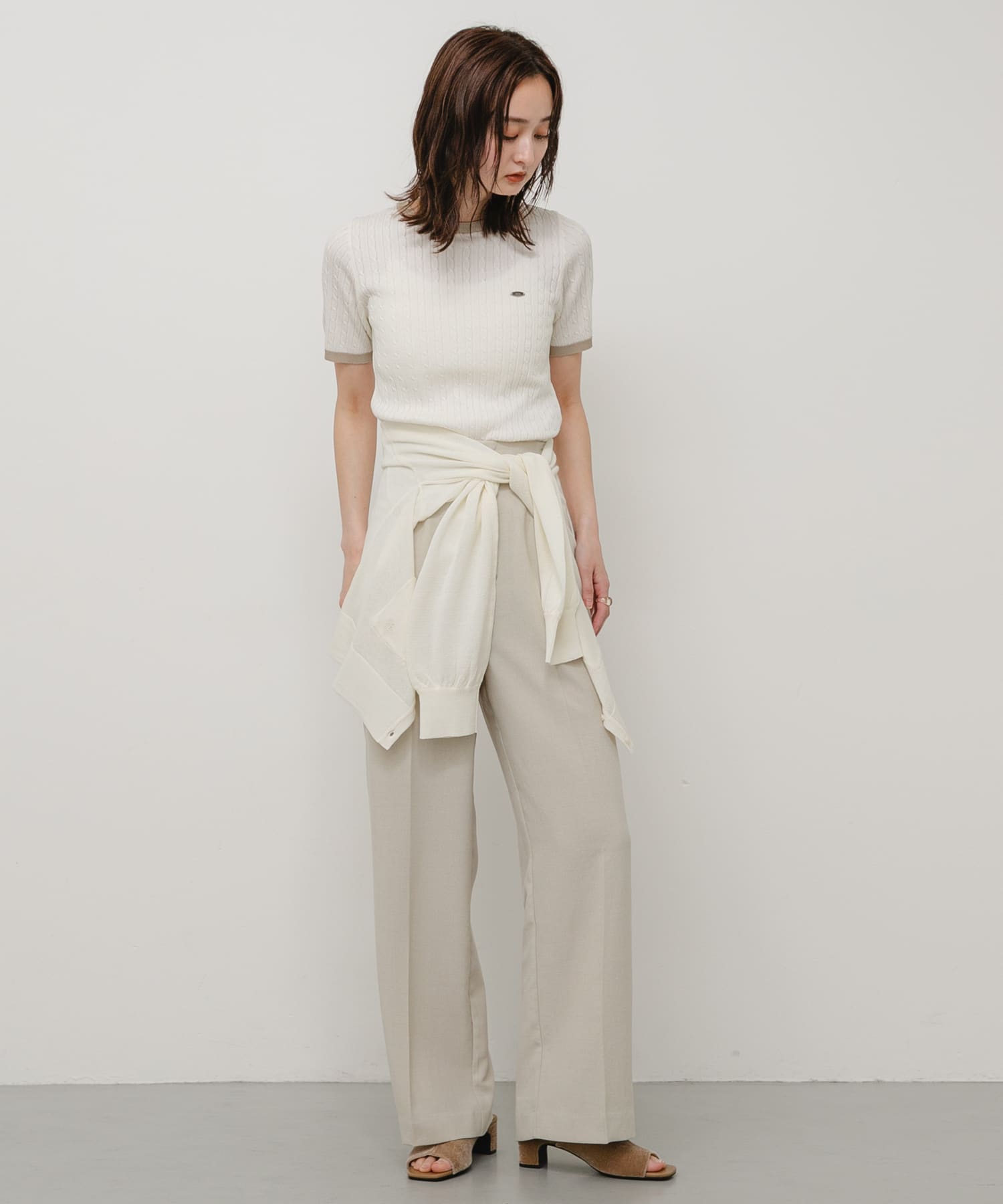 OFF WHITE