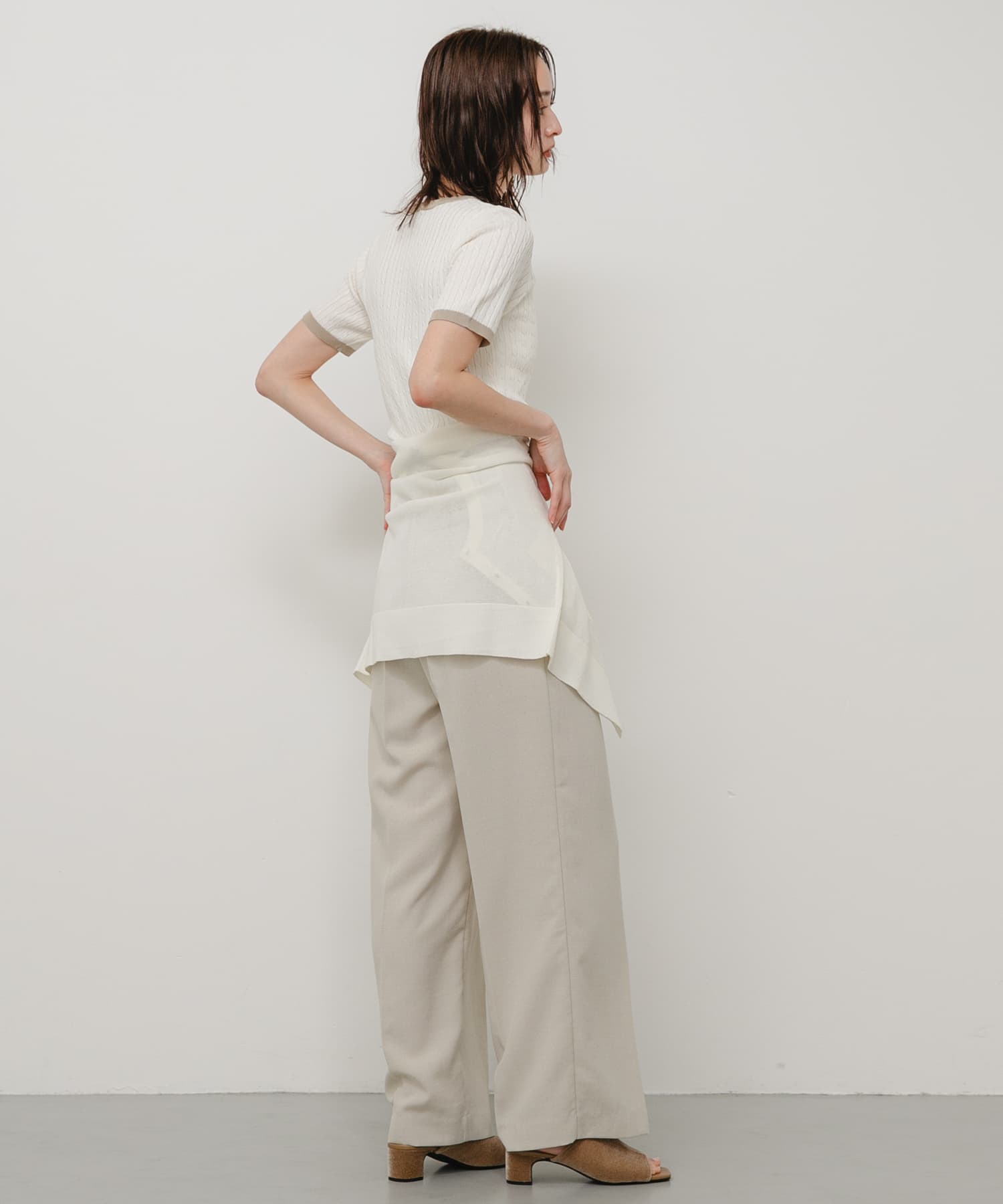 OFF WHITE