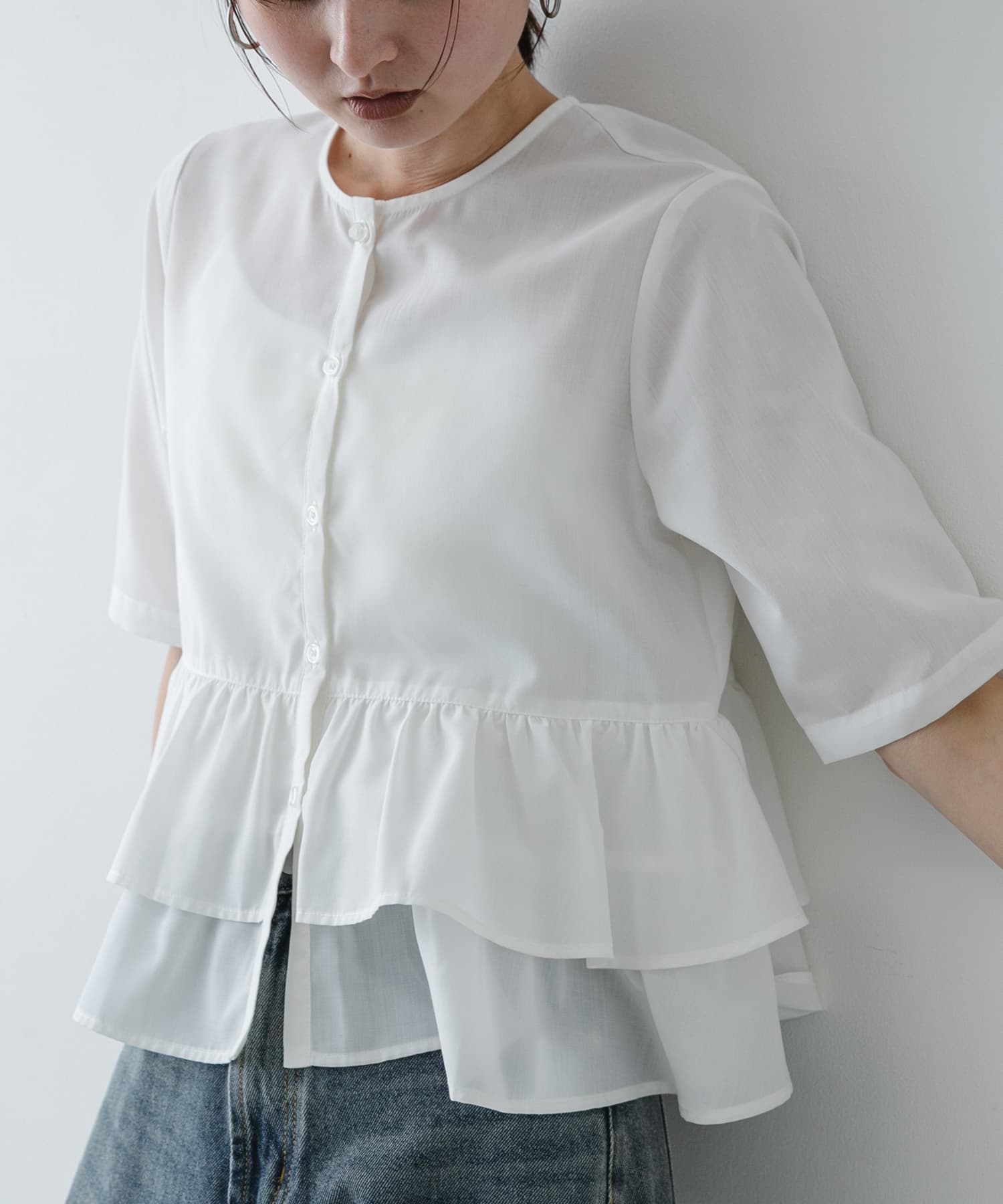 フリルペプラムブラウス