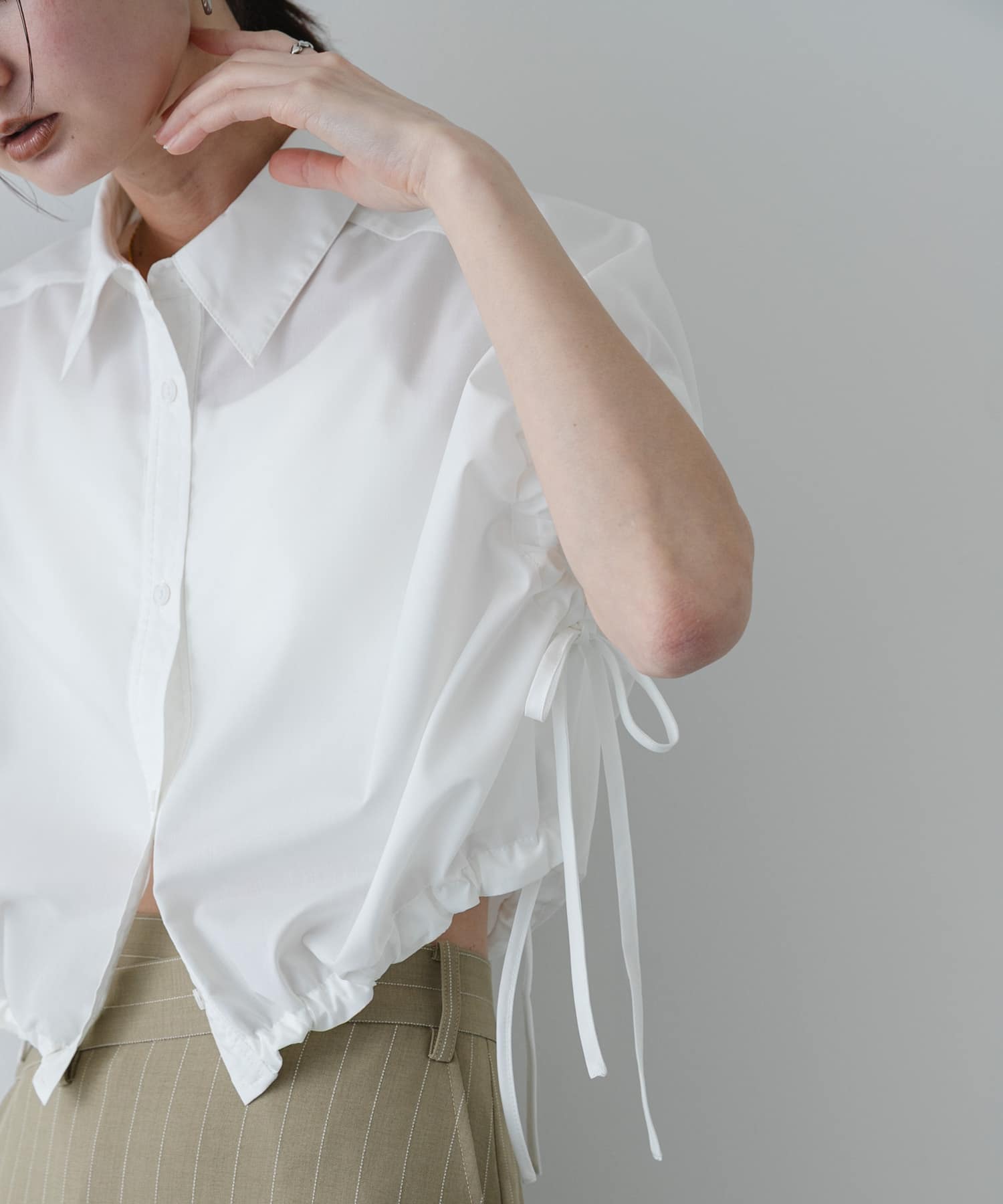 『イージーケア』クロップドギャザーシャツ