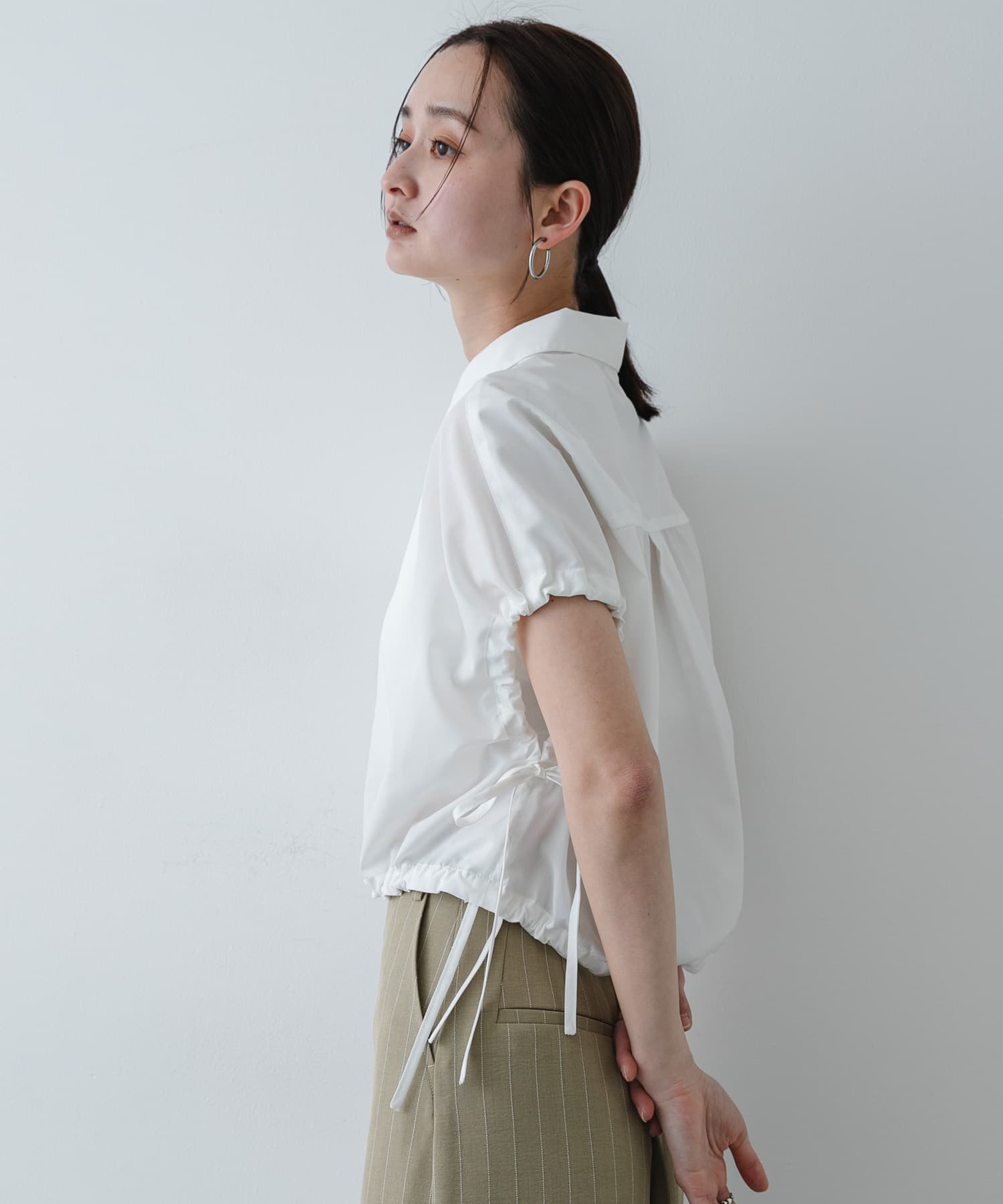 イージーケア』クロップドギャザーシャツ(One OFF WHITE): トップス
