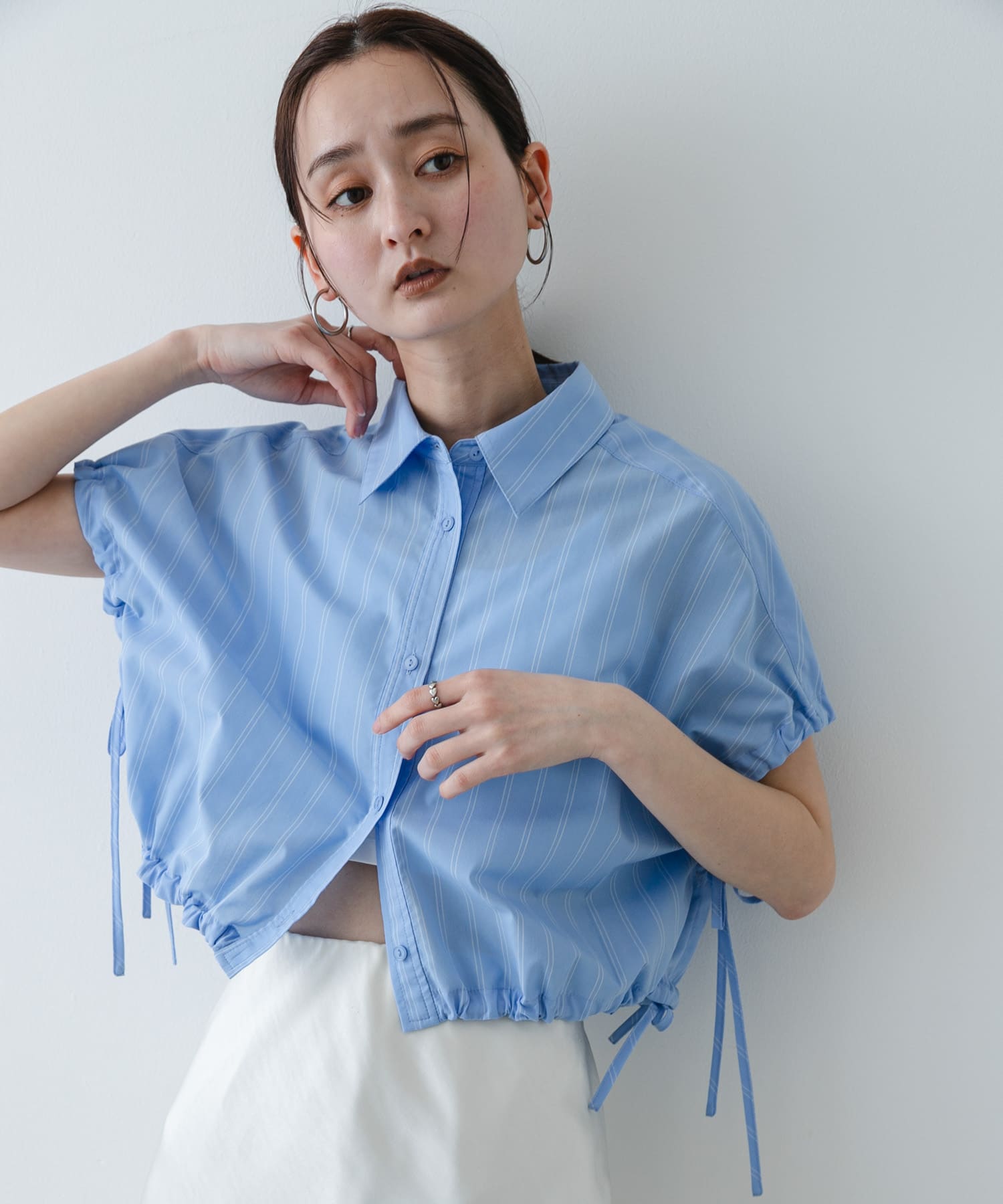 イージーケア』クロップドギャザーシャツ(One OFF WHITE): トップス