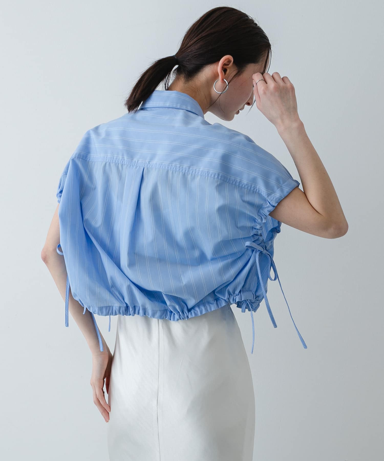 イージーケア』クロップドギャザーシャツ(One OFF WHITE): トップス