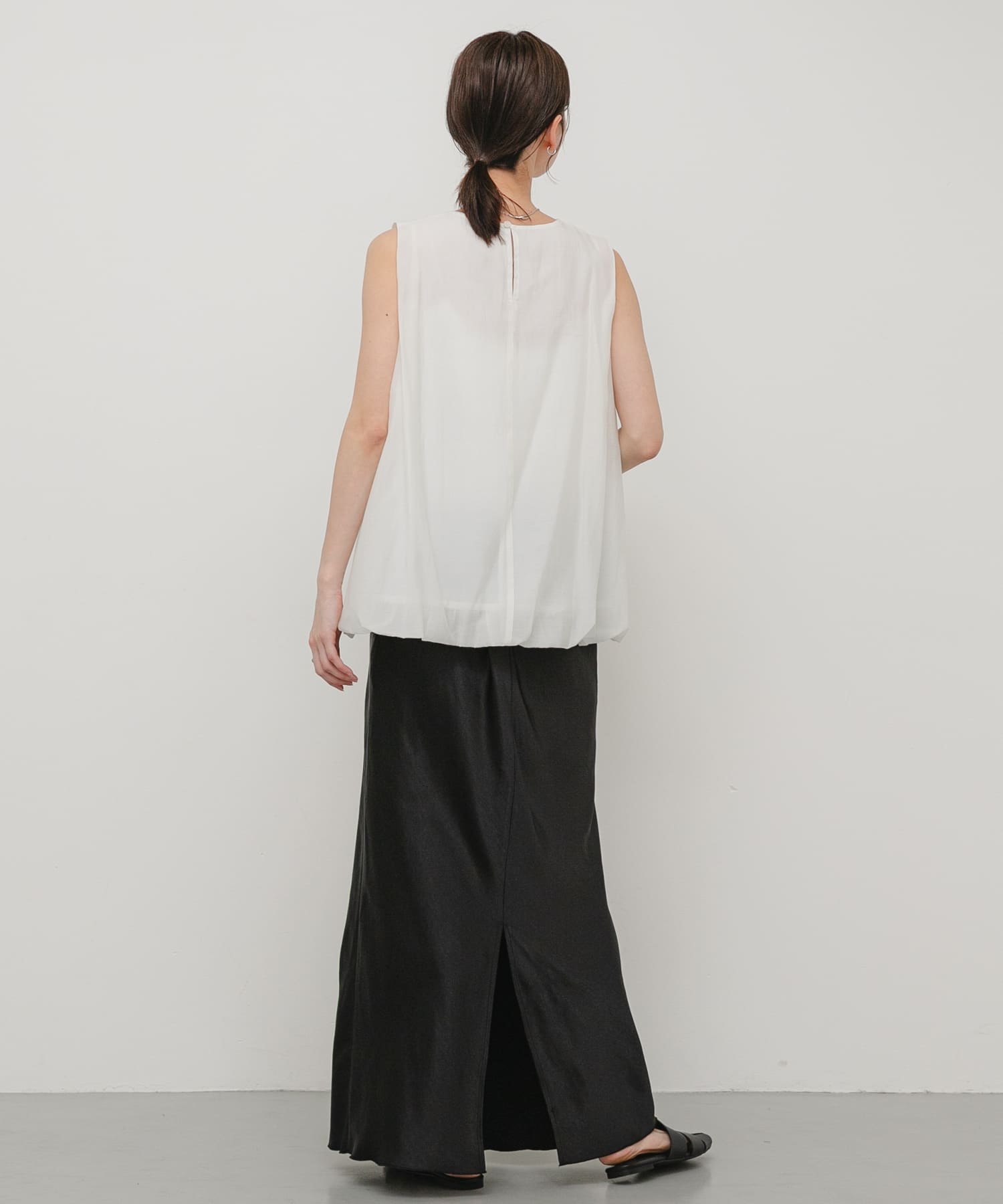 OFF WHITE
