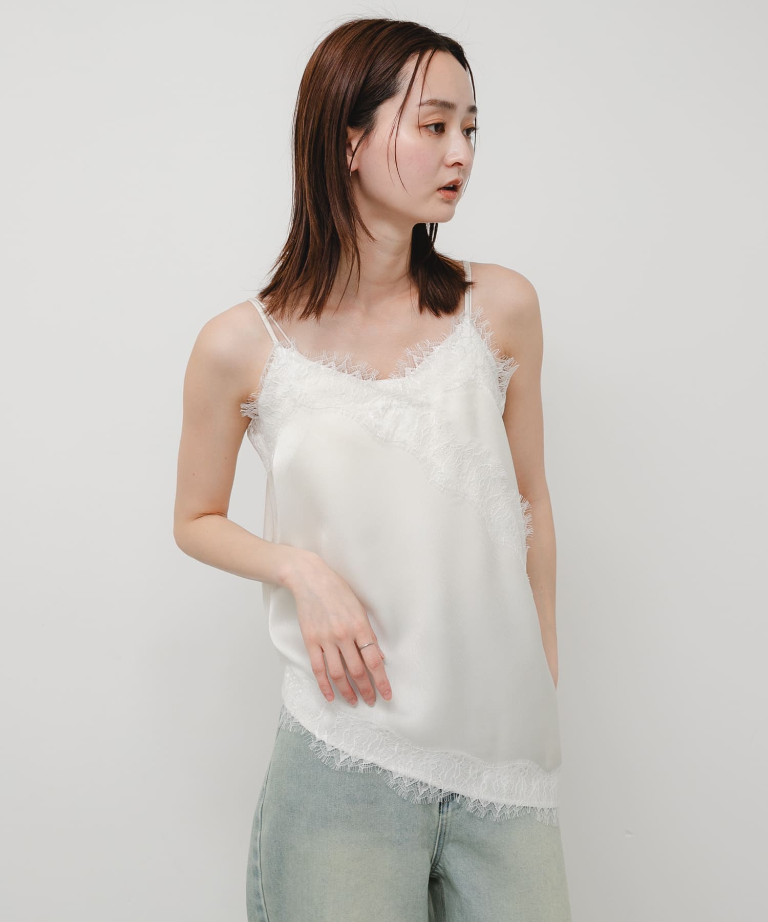 OFF WHITE