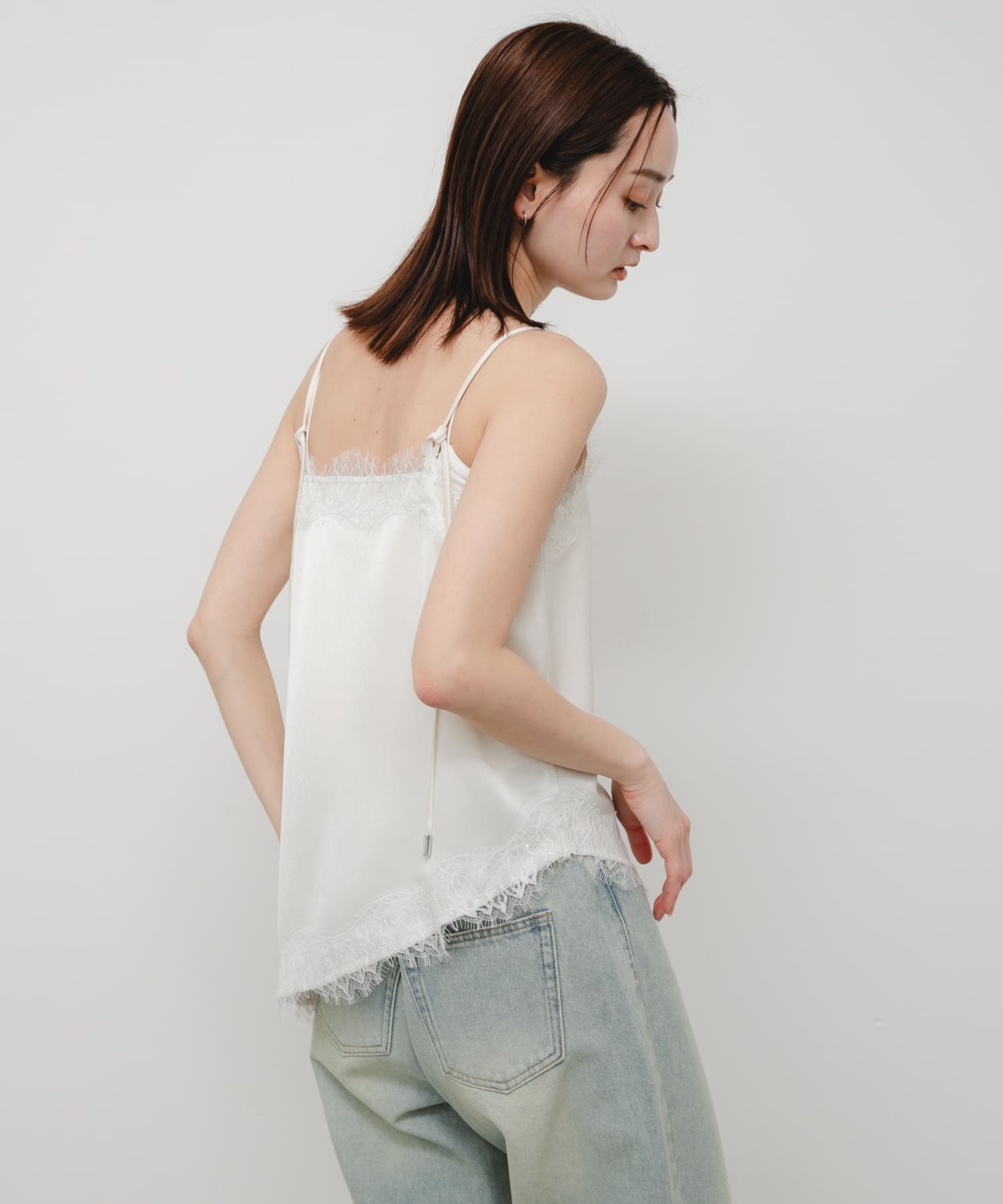 OFF WHITE
