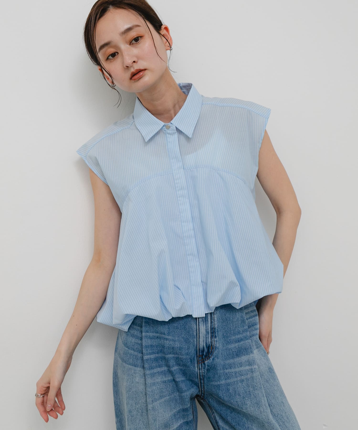 BLU×WHT