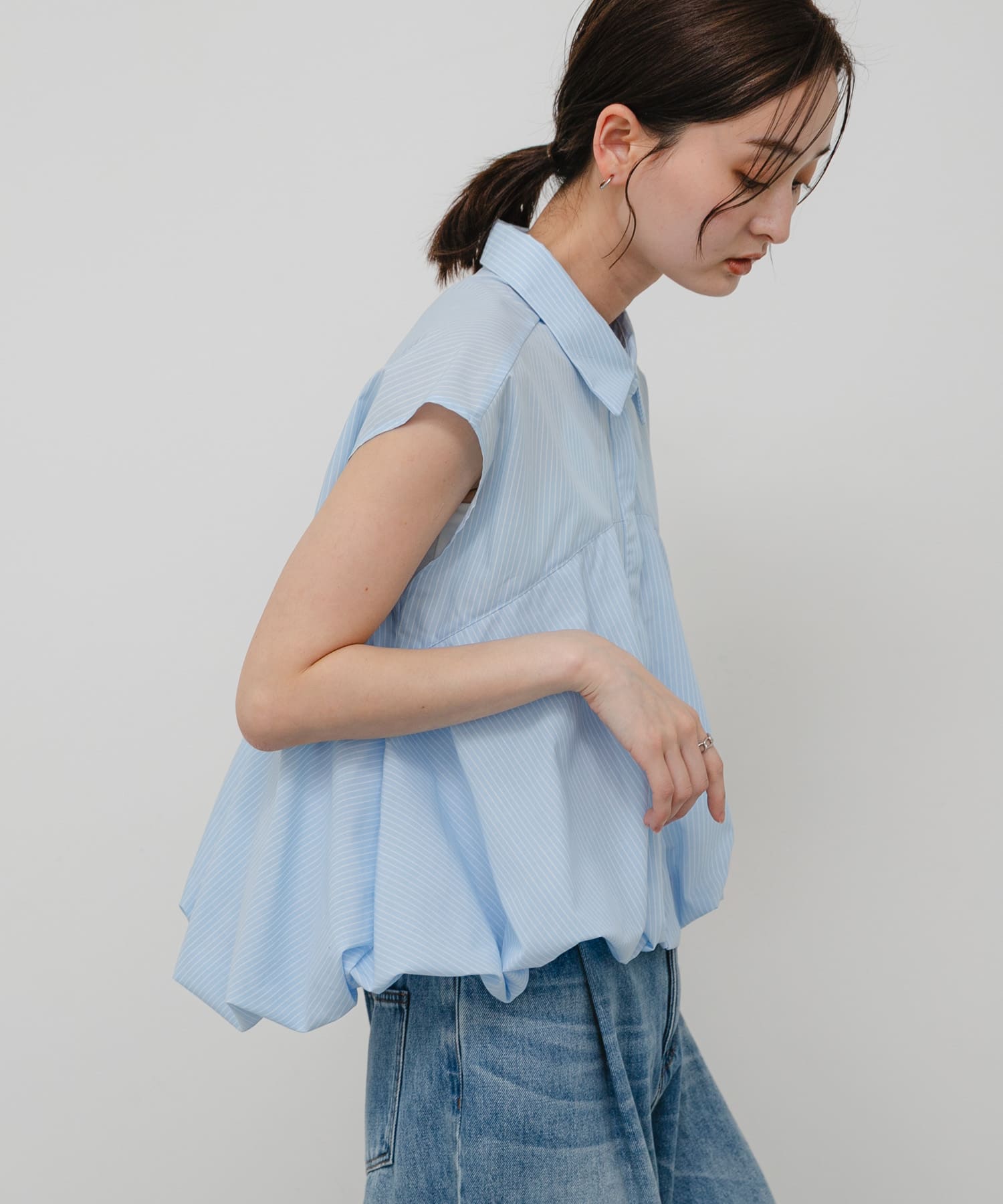 BLU×WHT