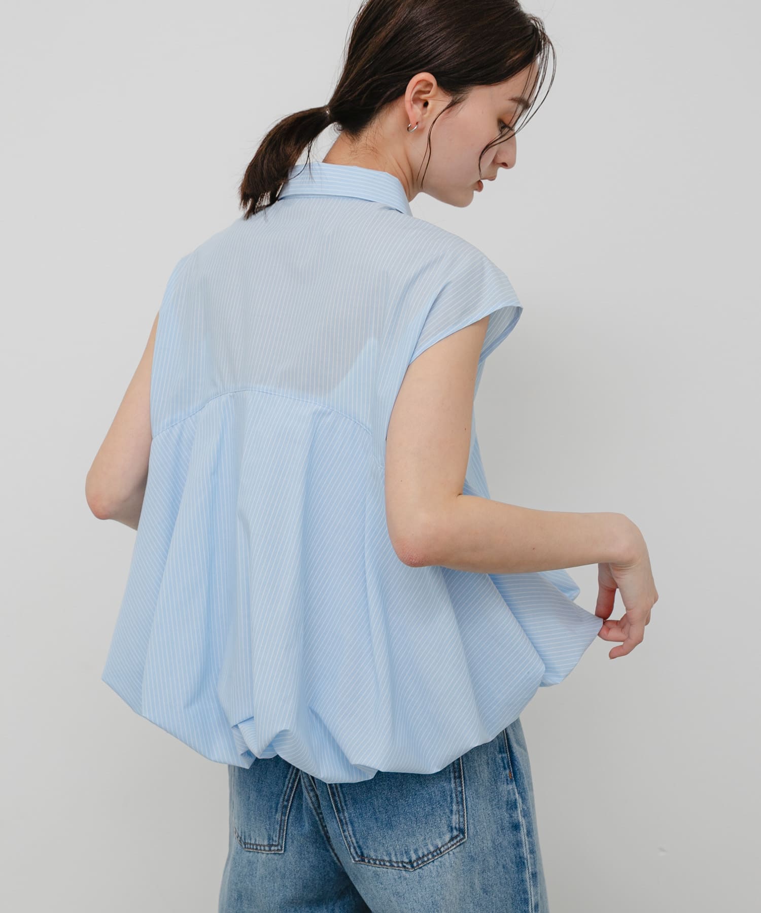BLU×WHT