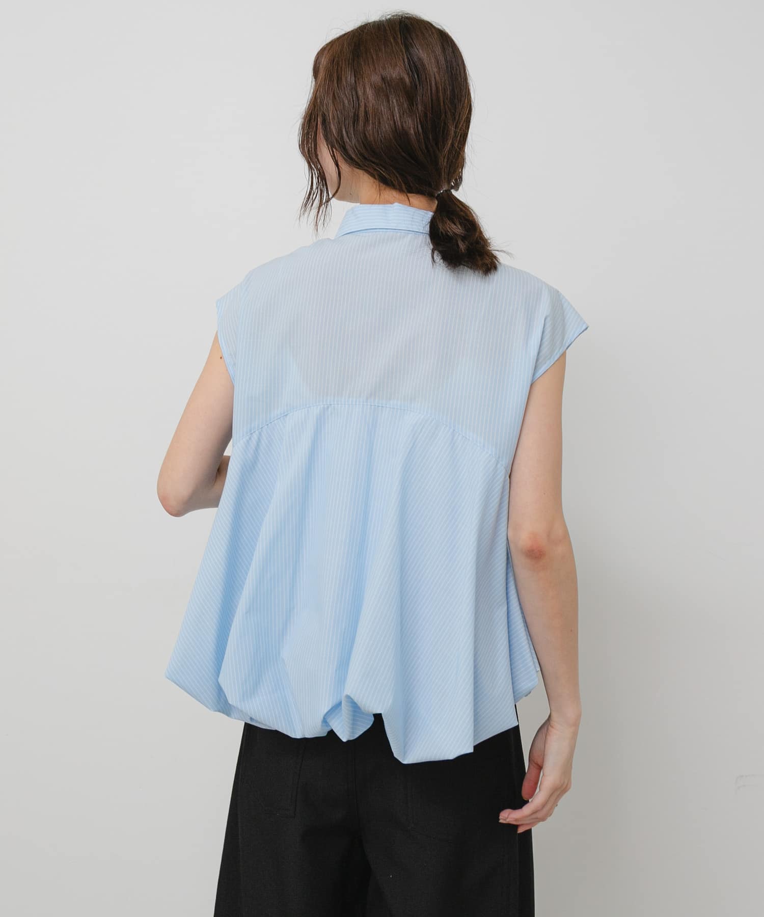 BLU×WHT
