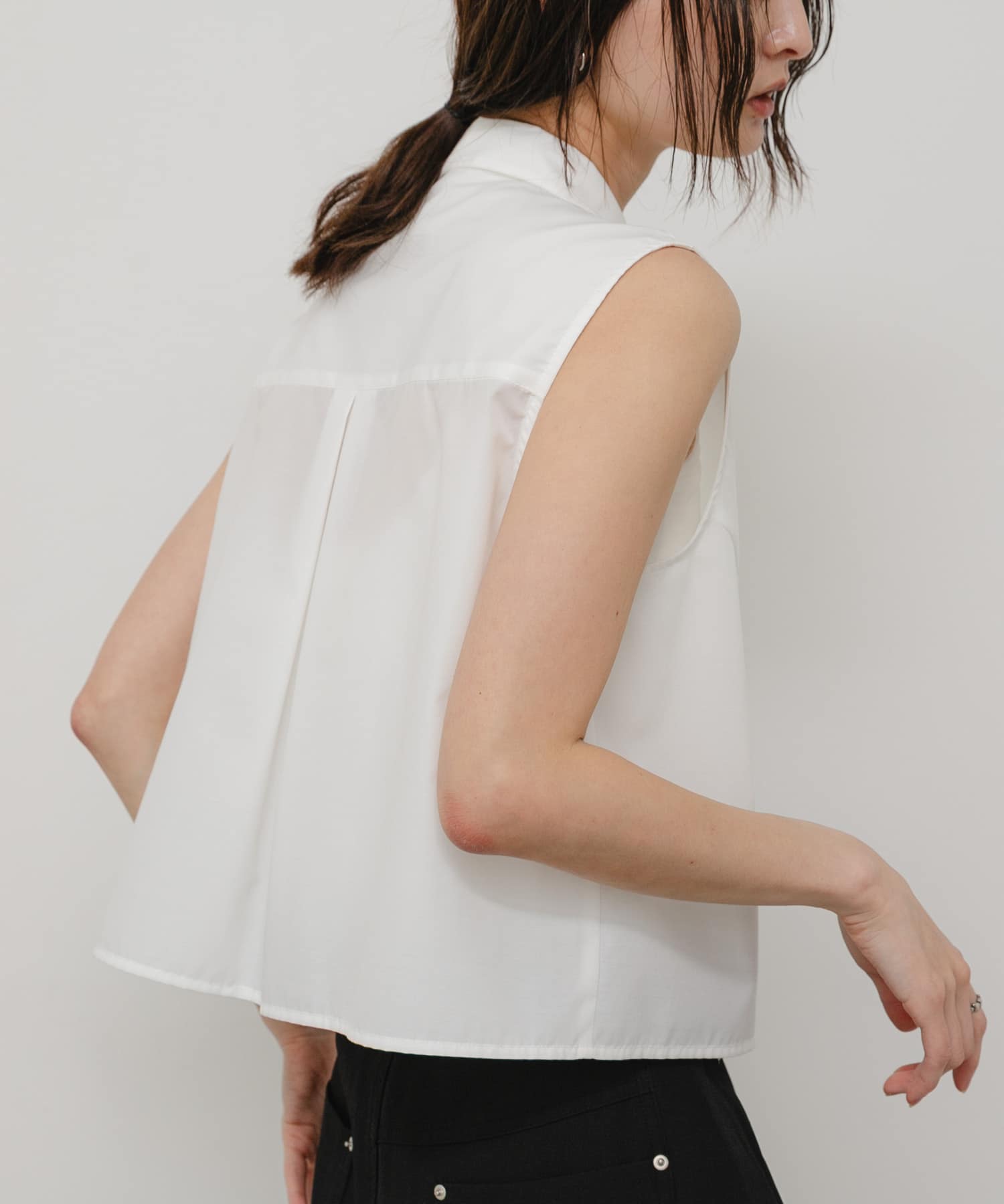 OFF WHITE