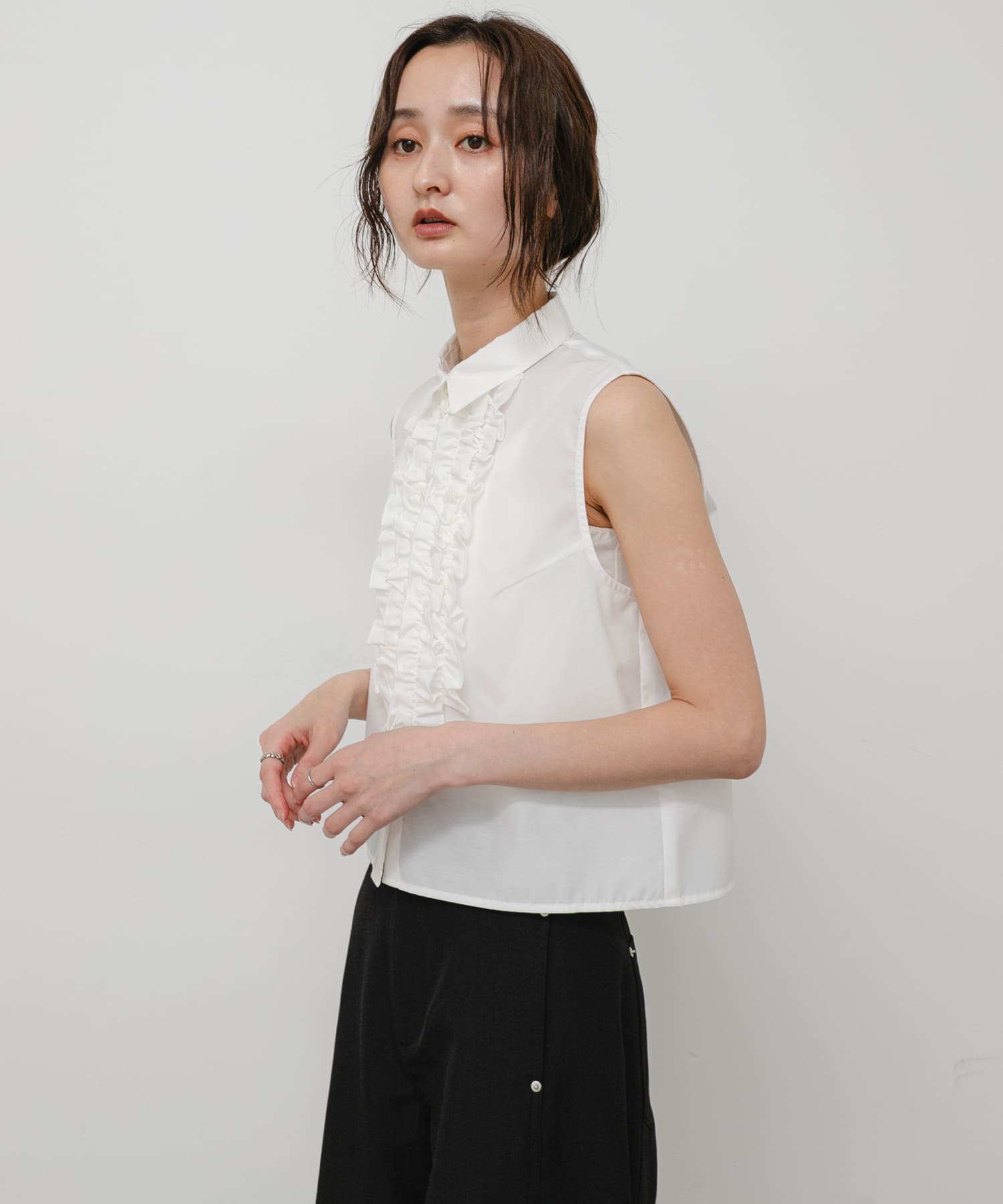 OFF WHITE