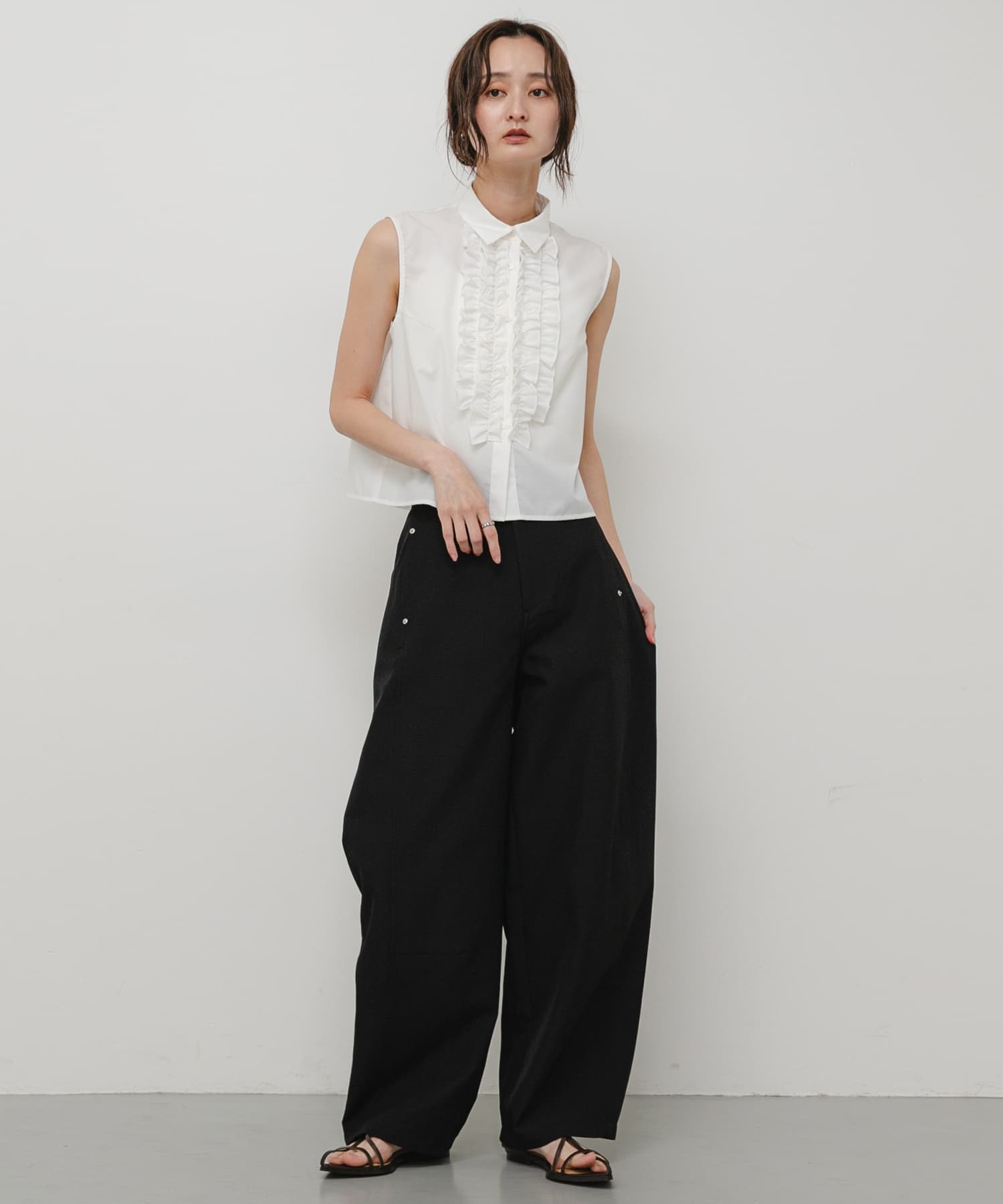 OFF WHITE