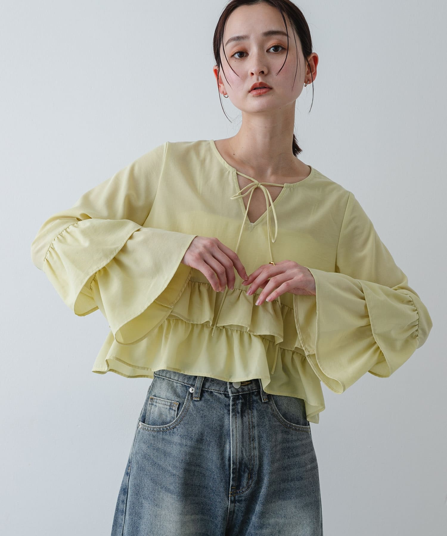 ダブルフリルブラウス