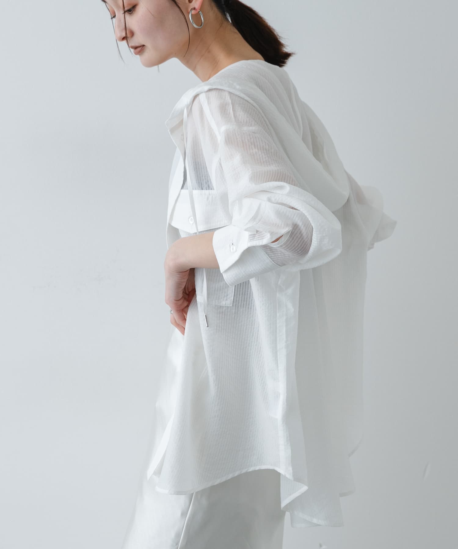 OFF WHITE