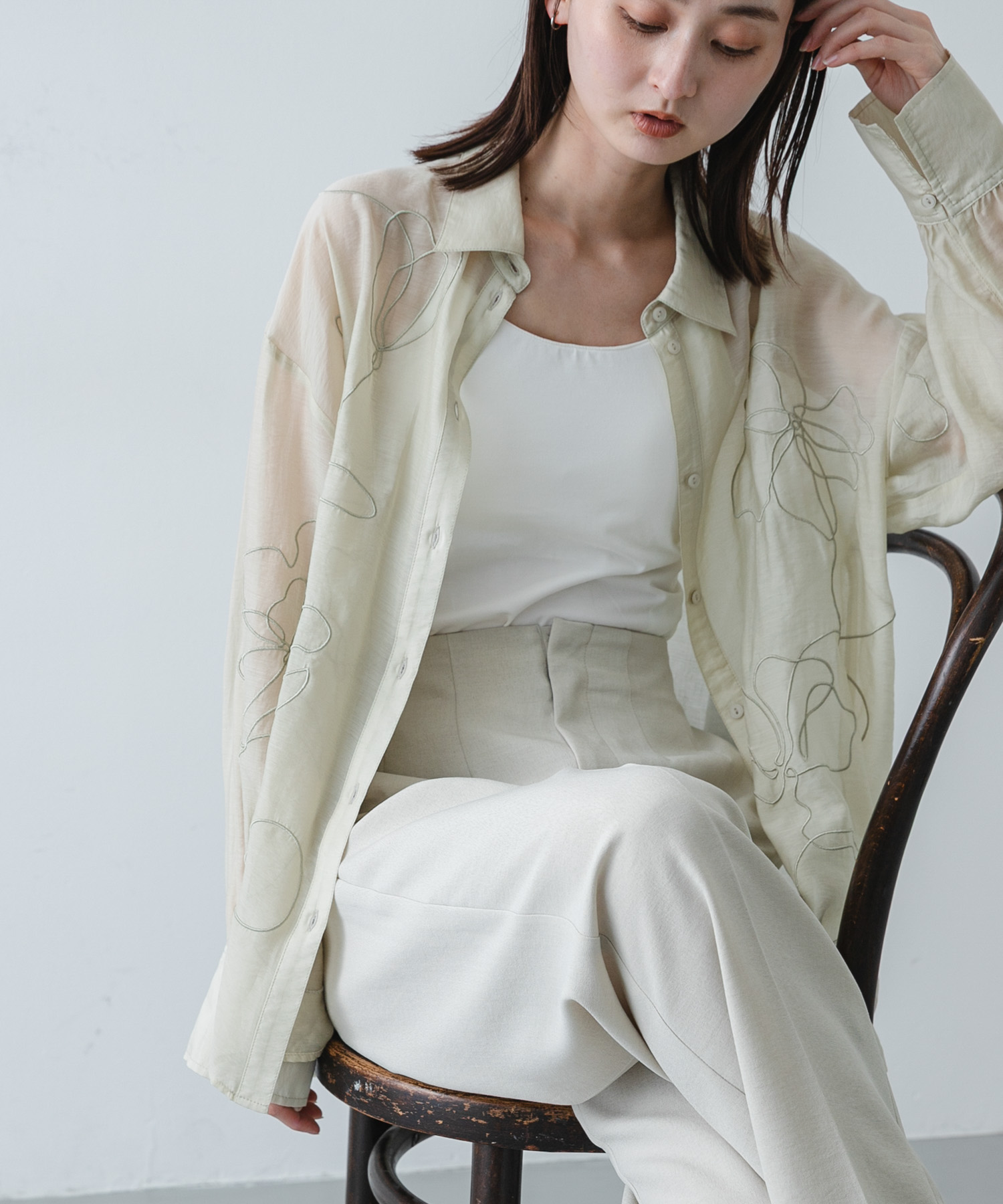 シシュウシアーシャツ