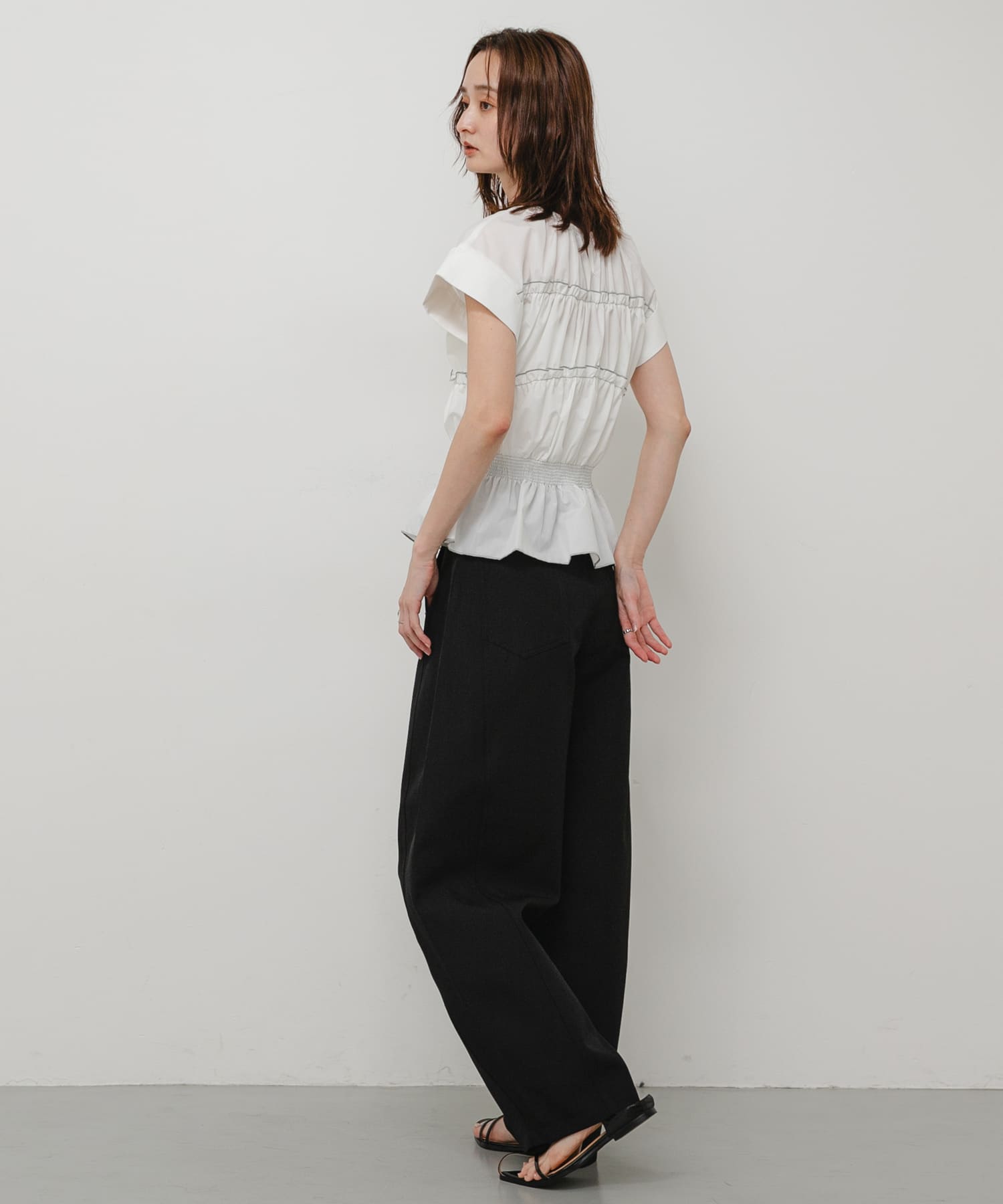 OFF WHITE