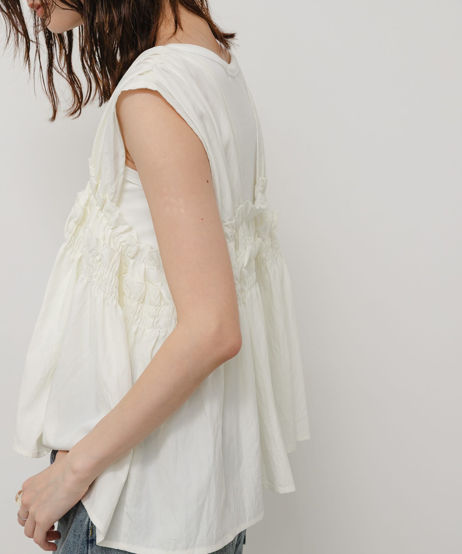OFF WHITE