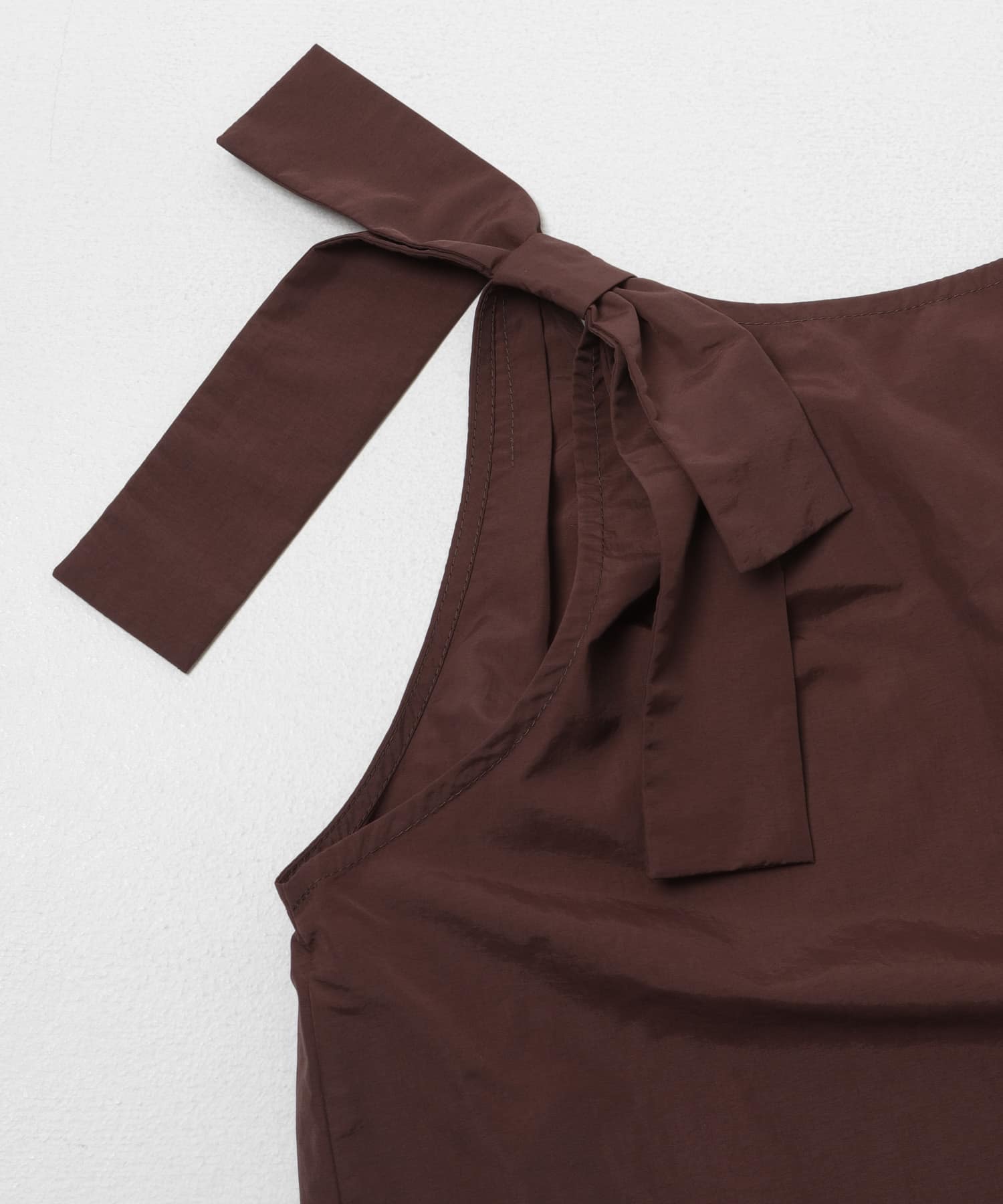 ショルダーリボンブラウス BROWN One