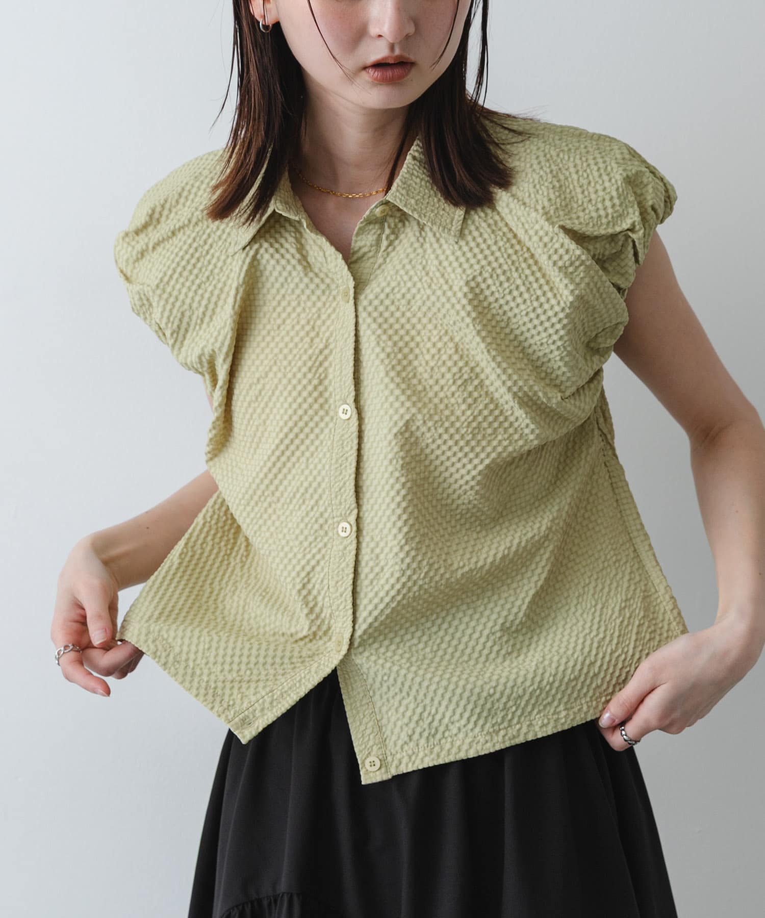 シアーサッカーバルーンスリーブシャツ