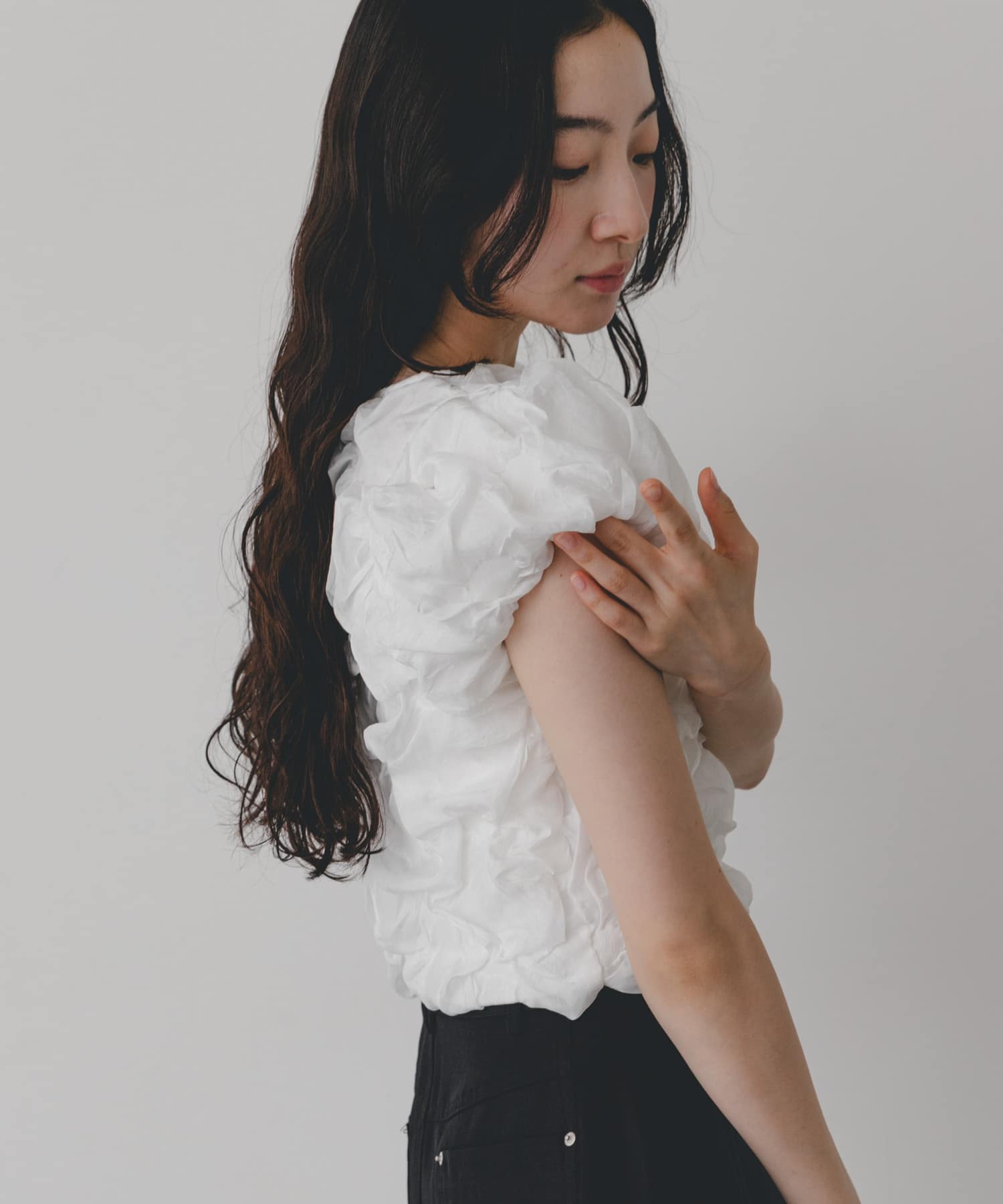 WEB限定』クシュクシュパフスリーブトップス(One OFF WHITE): トップス