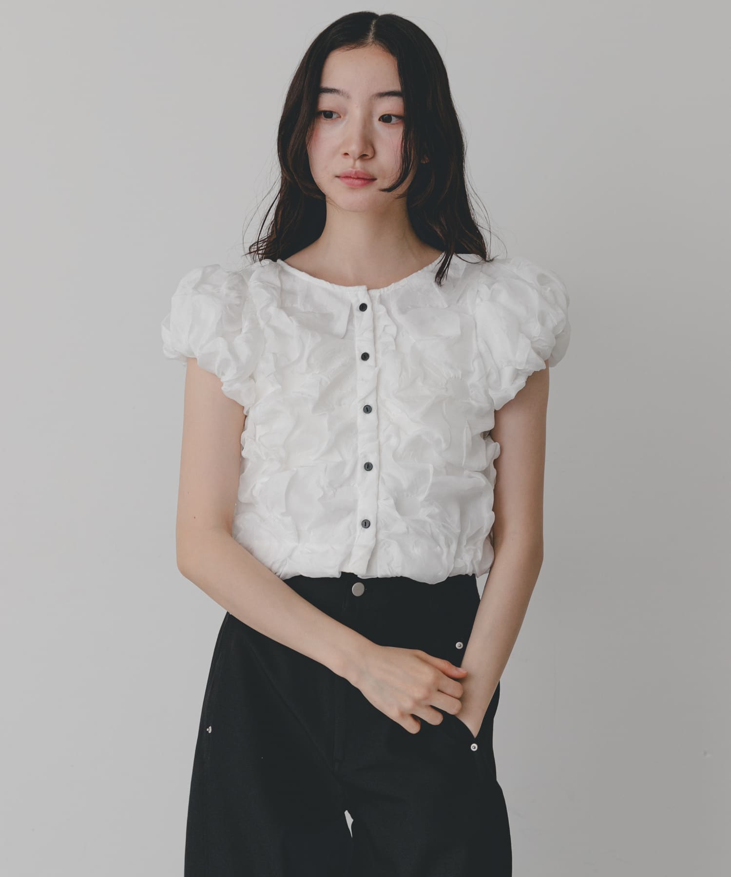 WEB限定』クシュクシュパフスリーブトップス(One OFF WHITE): トップス
