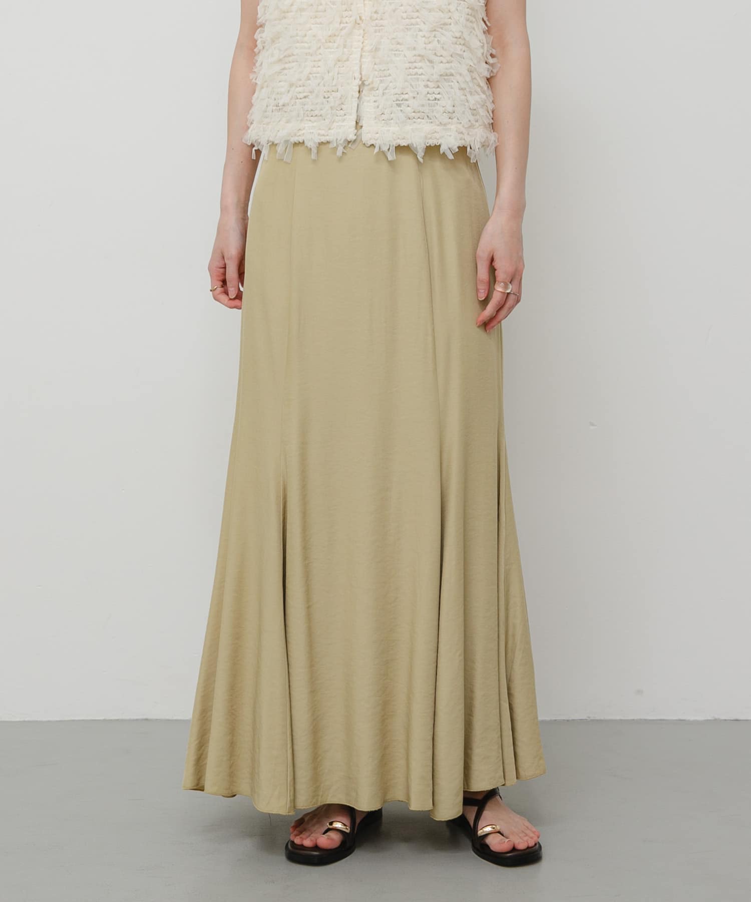Y.BEIGE