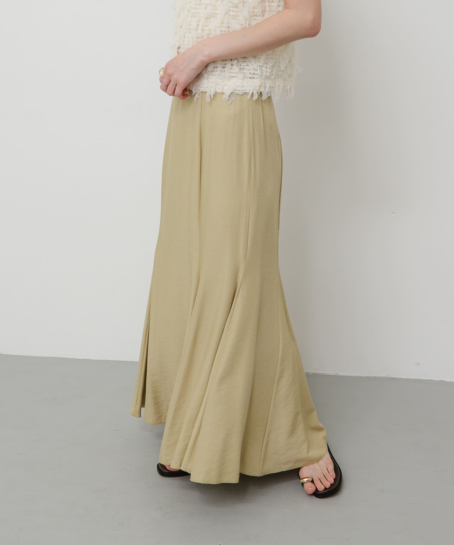 Y.BEIGE