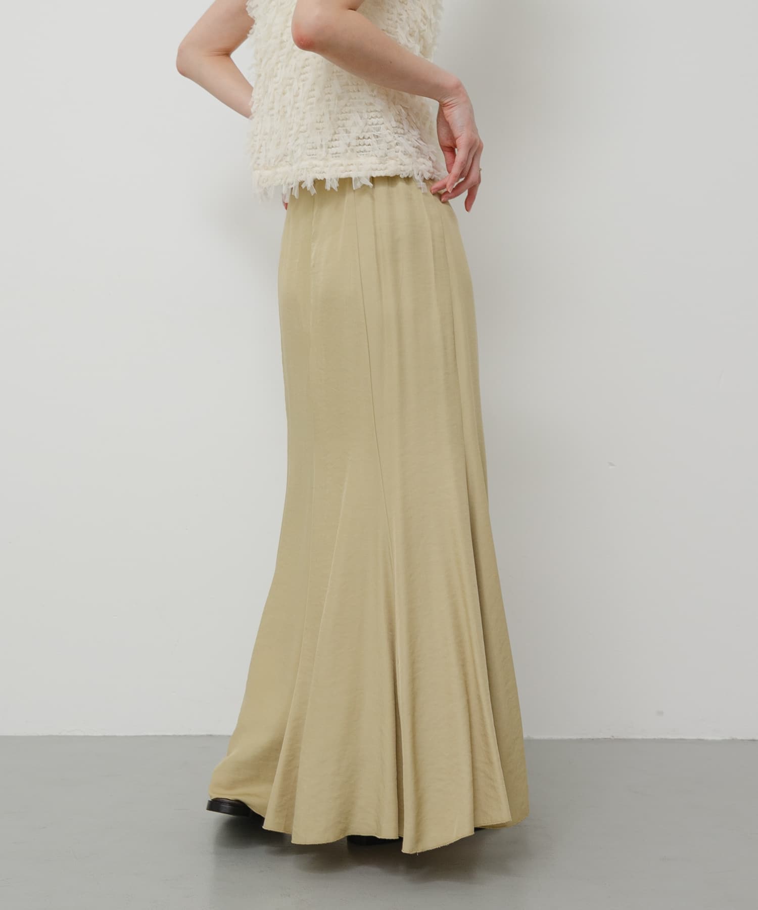 Y.BEIGE