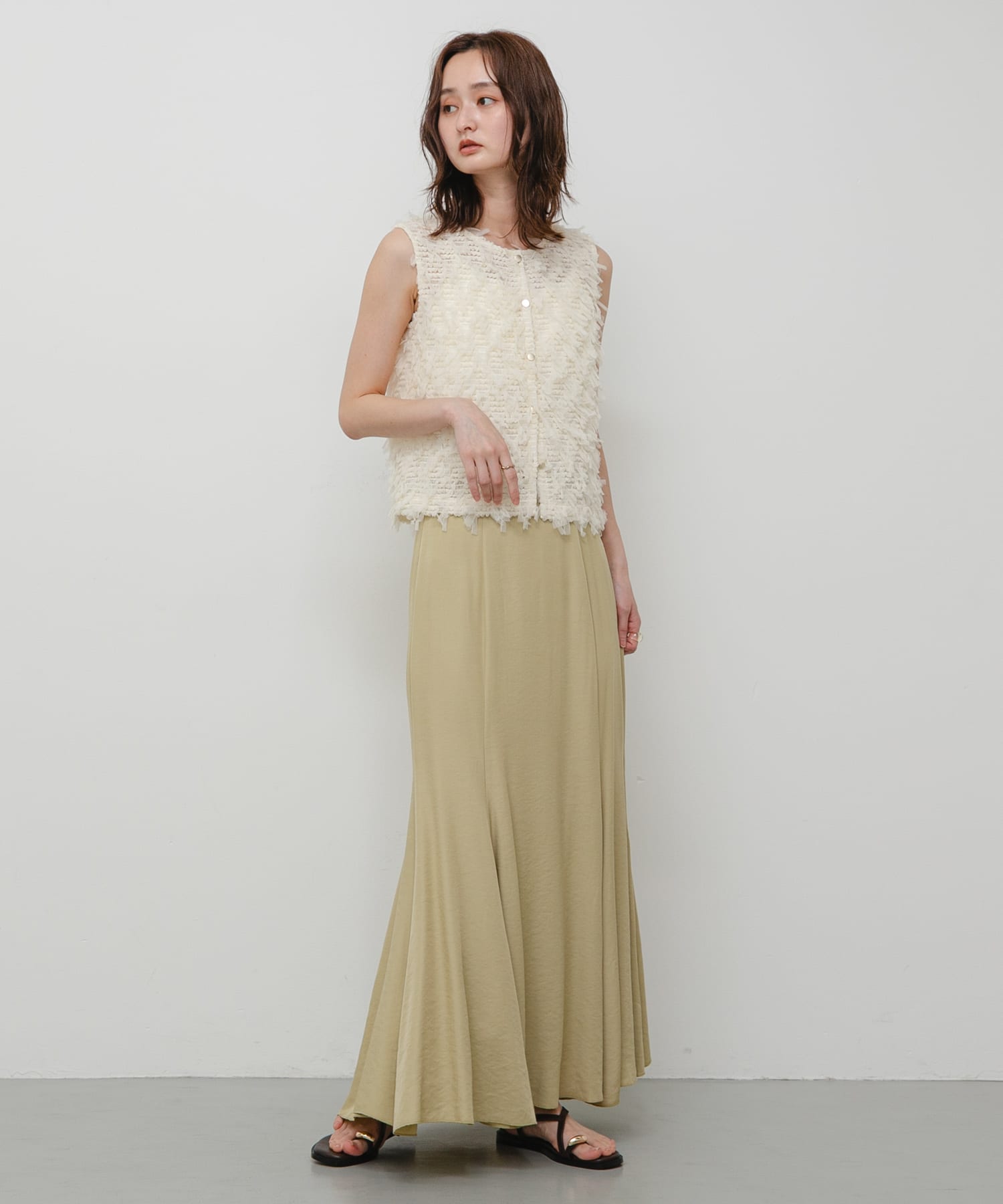 Y.BEIGE