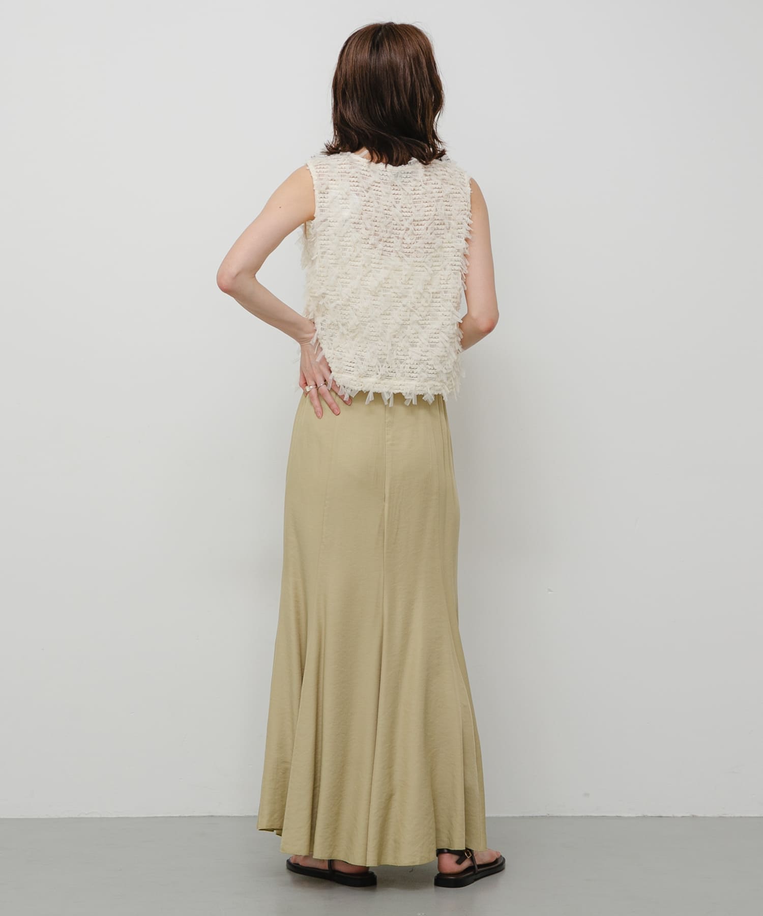 Y.BEIGE