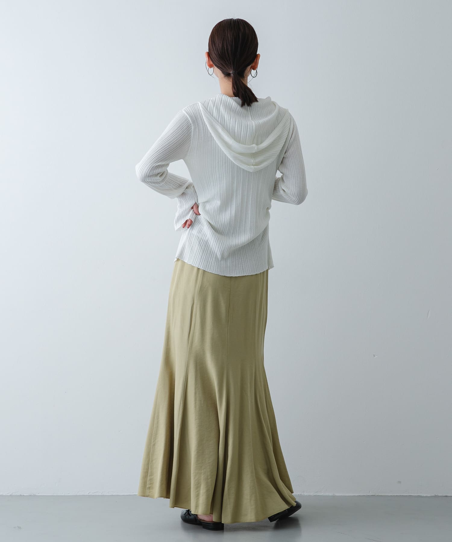 Y.BEIGE