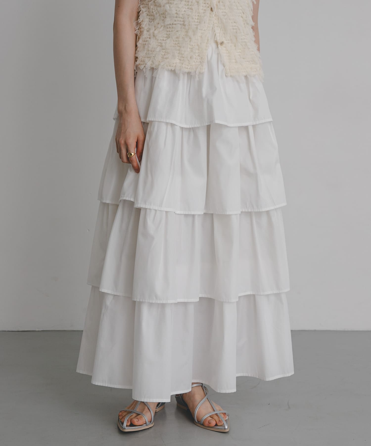 OFF WHITE