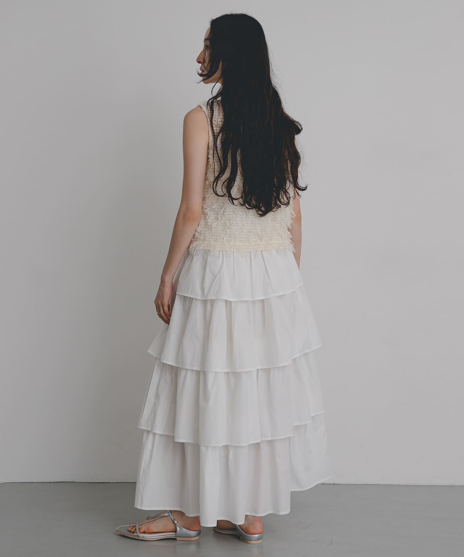 OFF WHITE