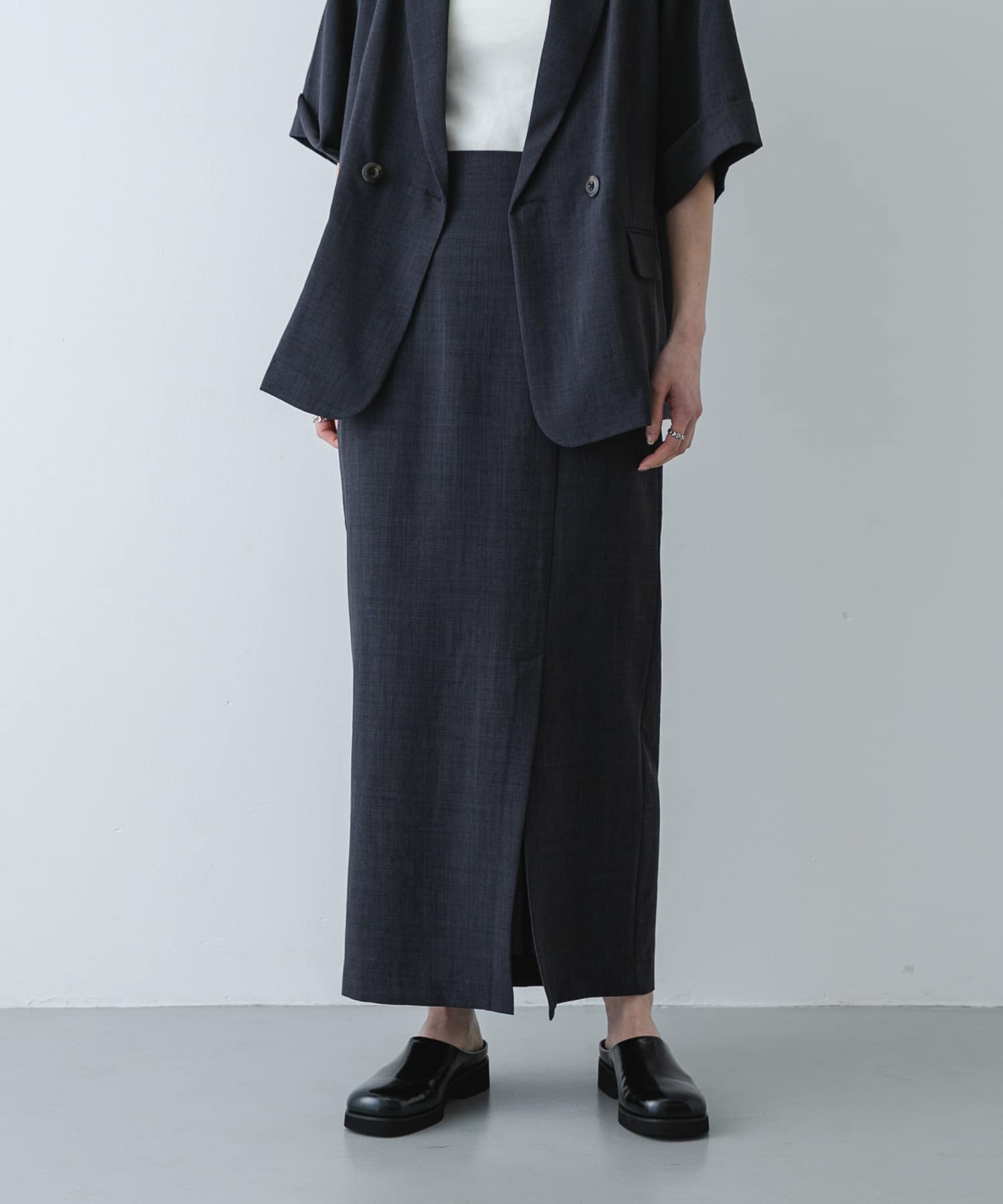 『UR TECH DRYLUXE』リネンライクスリットタイトスカート