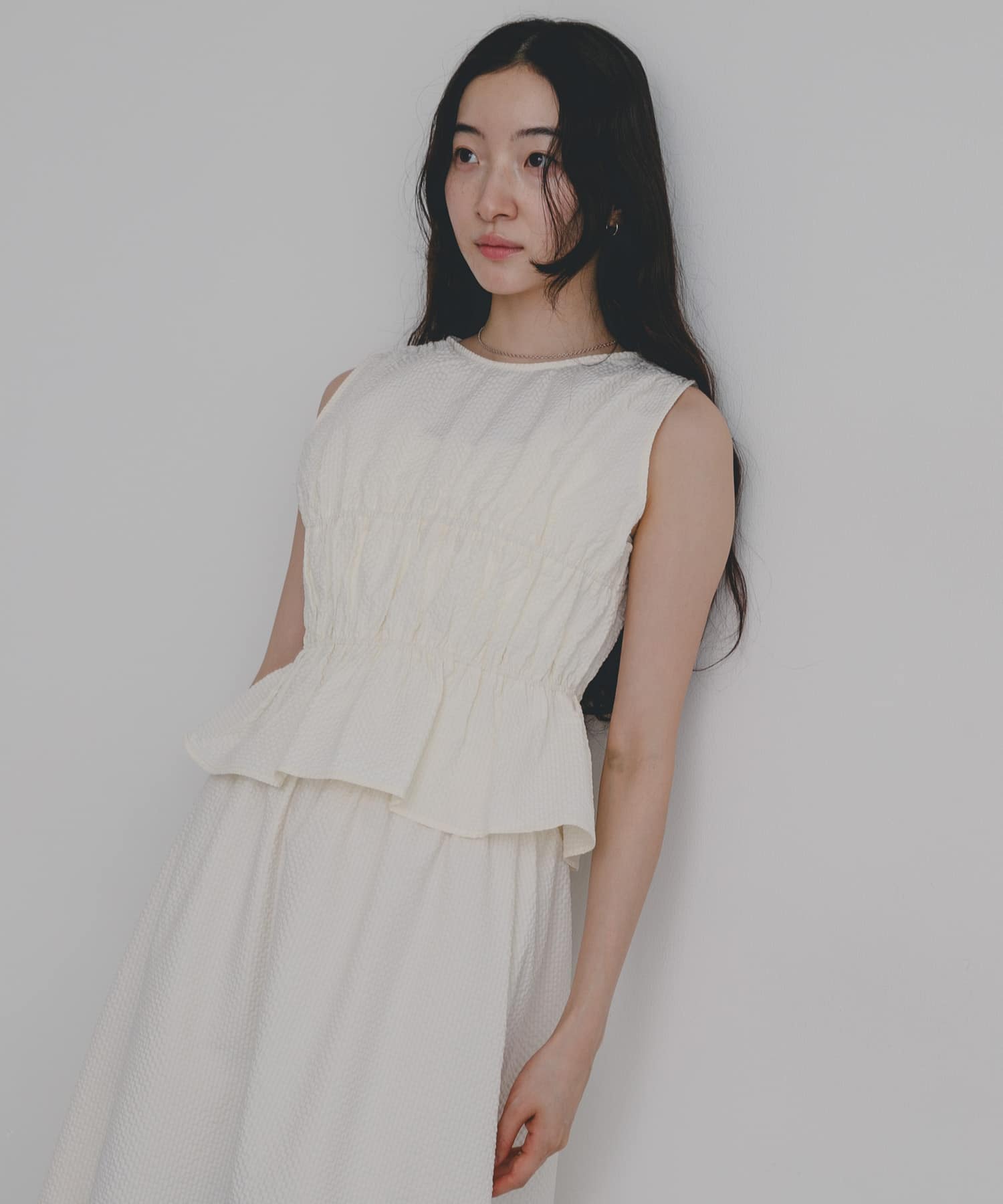OFF WHITE