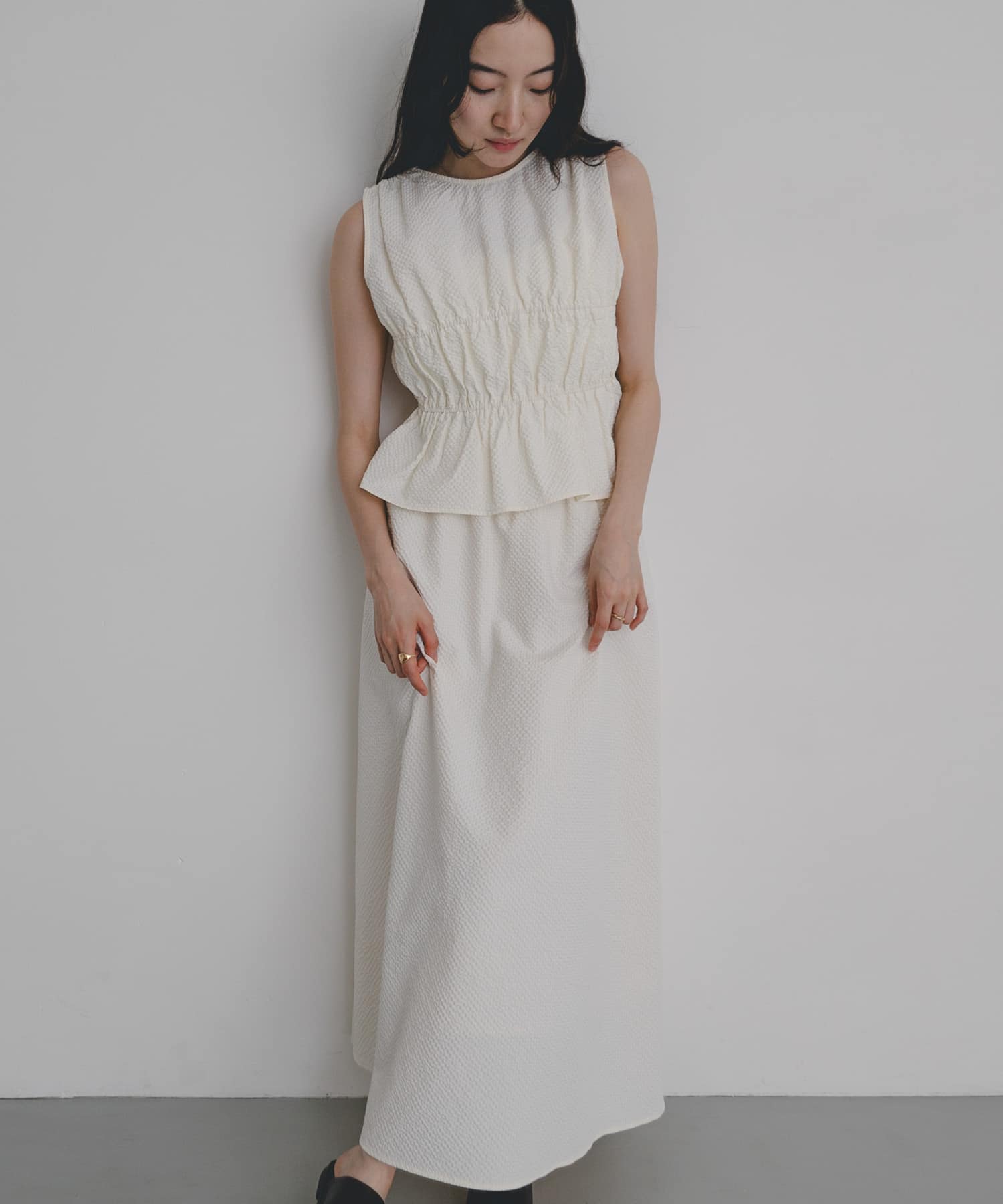 OFF WHITE