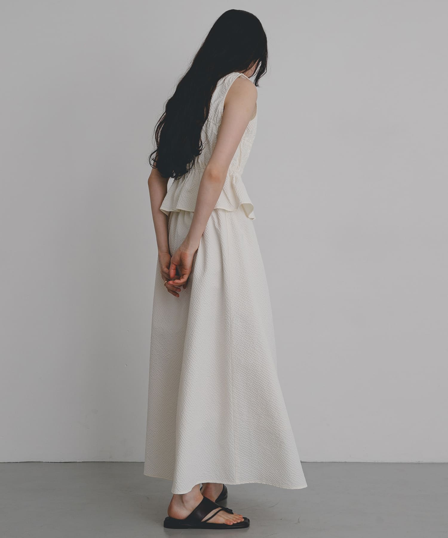 OFF WHITE