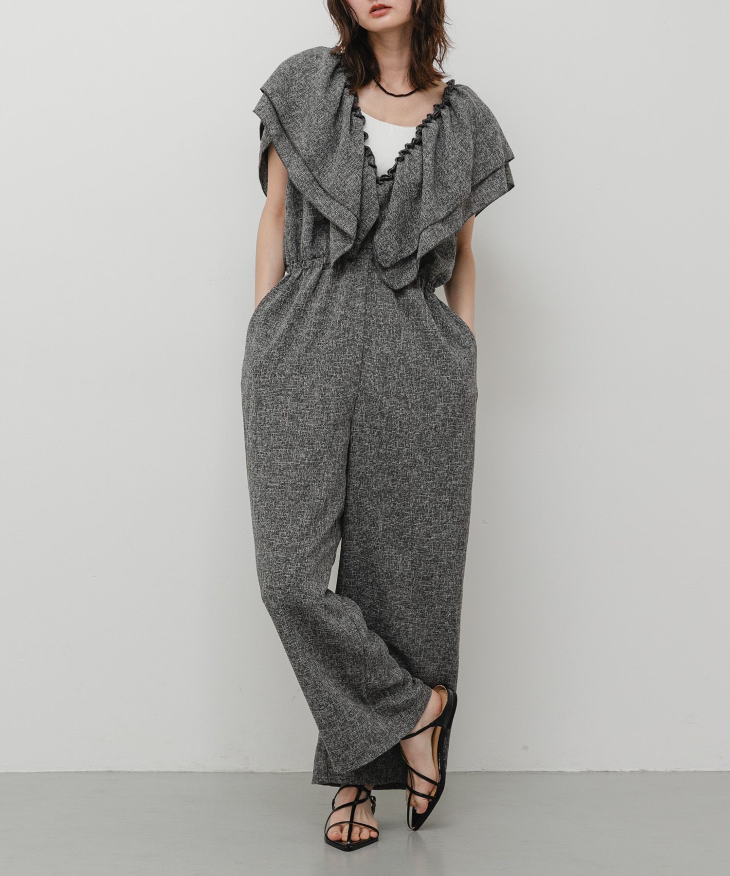 GRAY