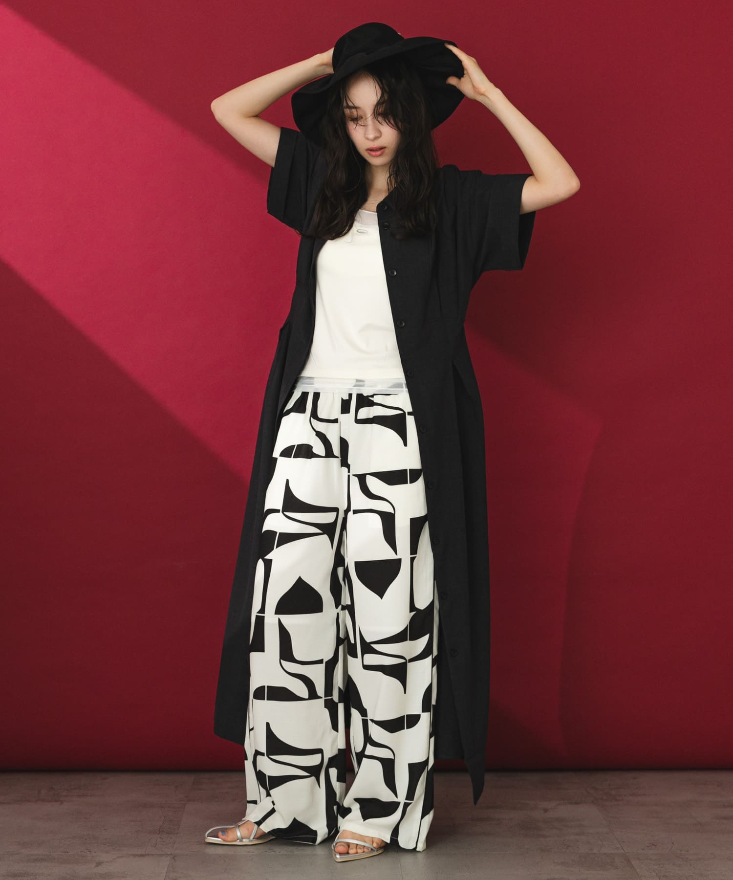 UR TECH DRYLUXE』リネンライクワンピース(COMPACT CHARCOAL