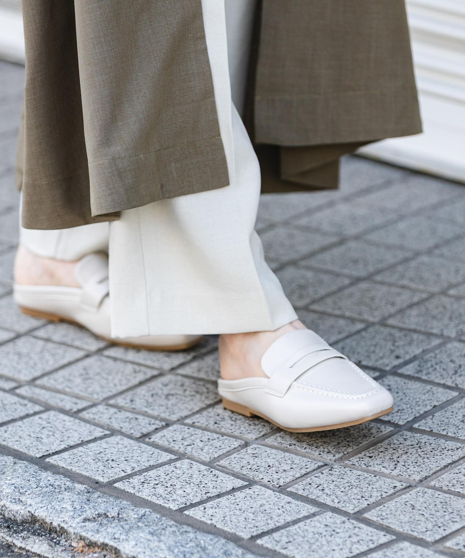 スクエアトゥローファーミュール GREIGE S