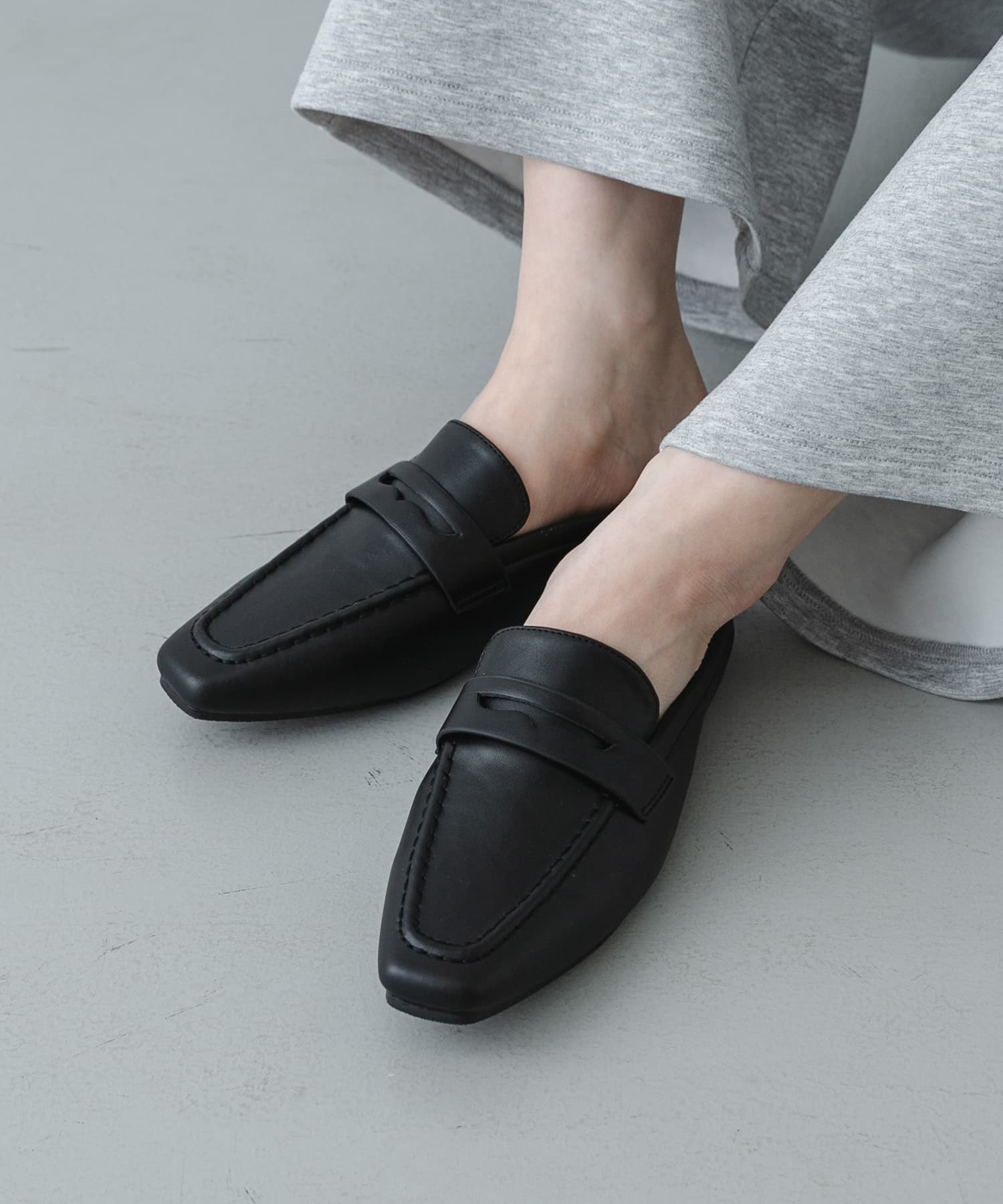 スクエアトゥローファーミュール BLACK S