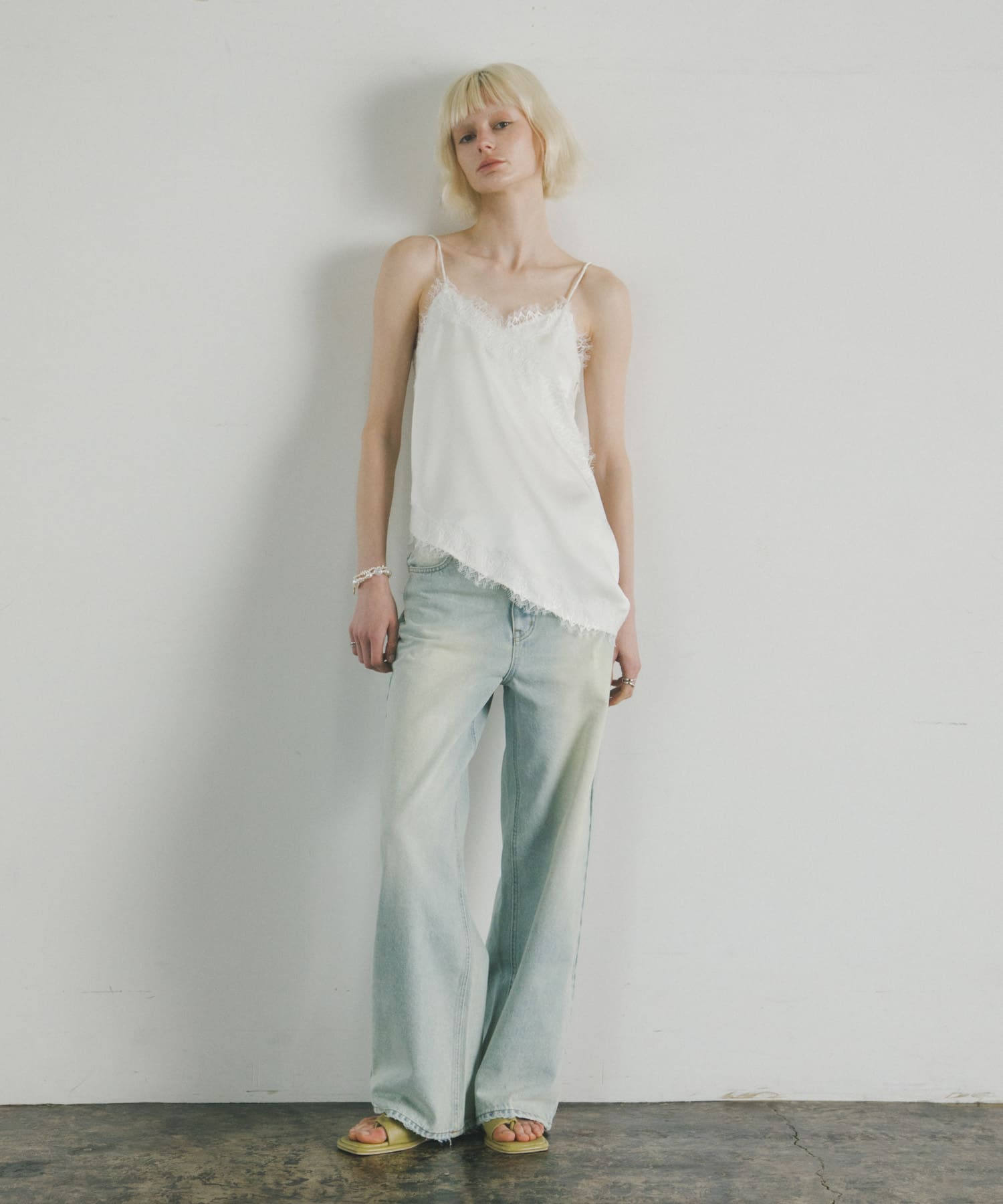 スクエアトゥトングサンダル Y.BEIGE M