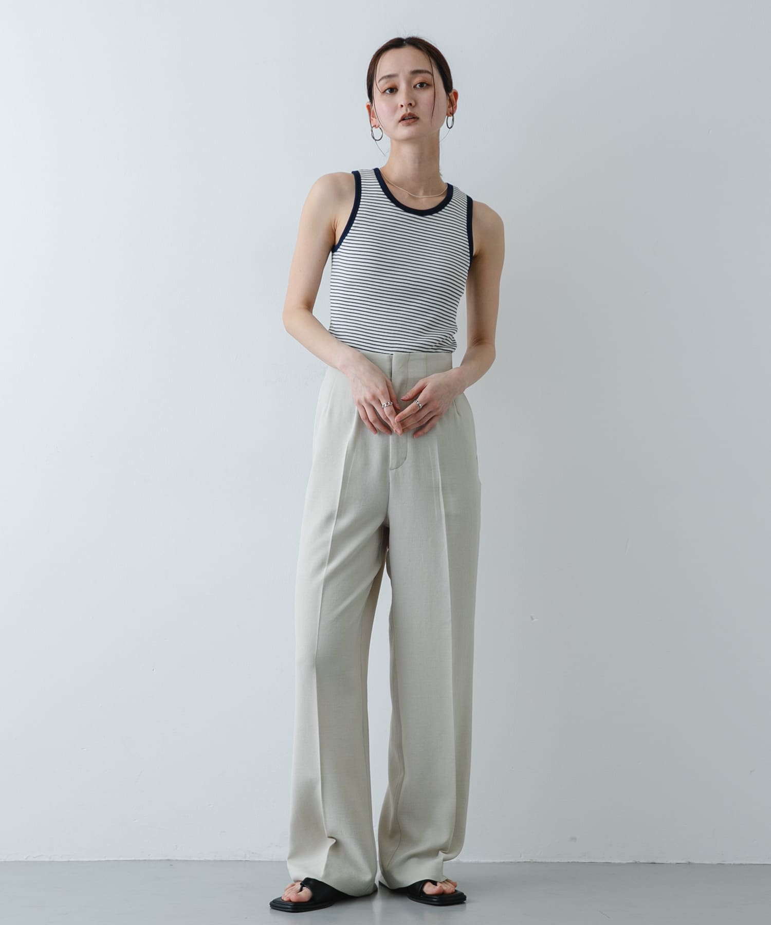 スクエアトゥトングサンダル BLACK M