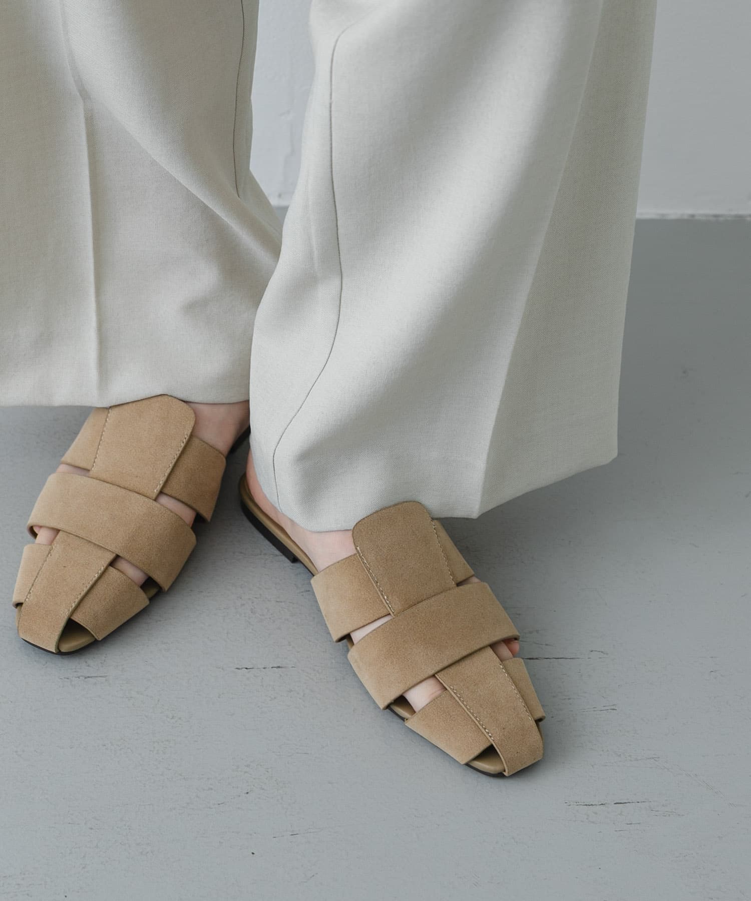 BEIGE