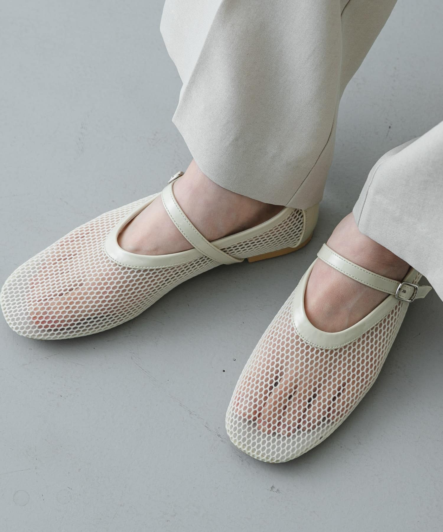 『軽量』メッシュフラットシューズ IVORY S
