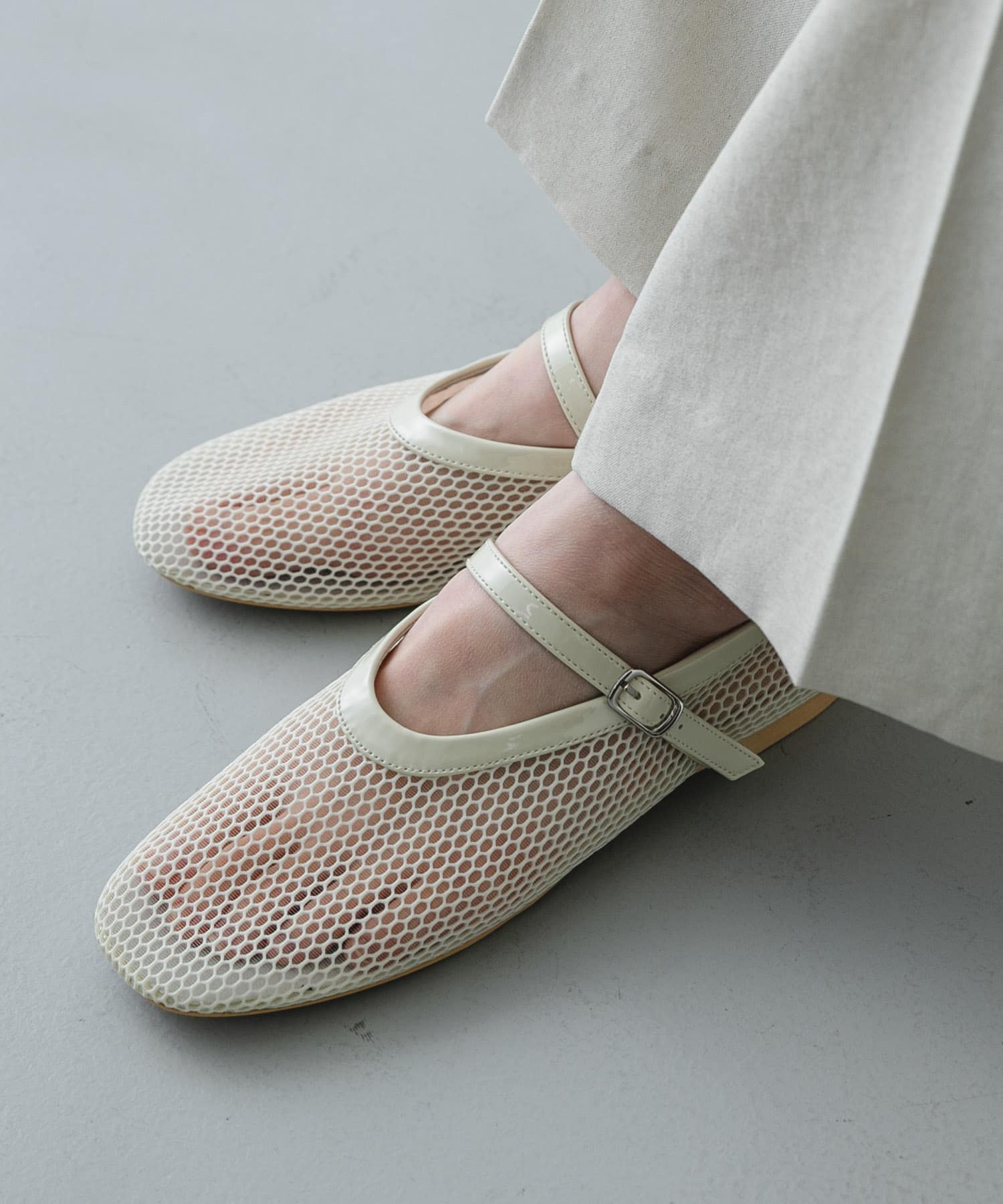 『軽量』メッシュフラットシューズ IVORY S