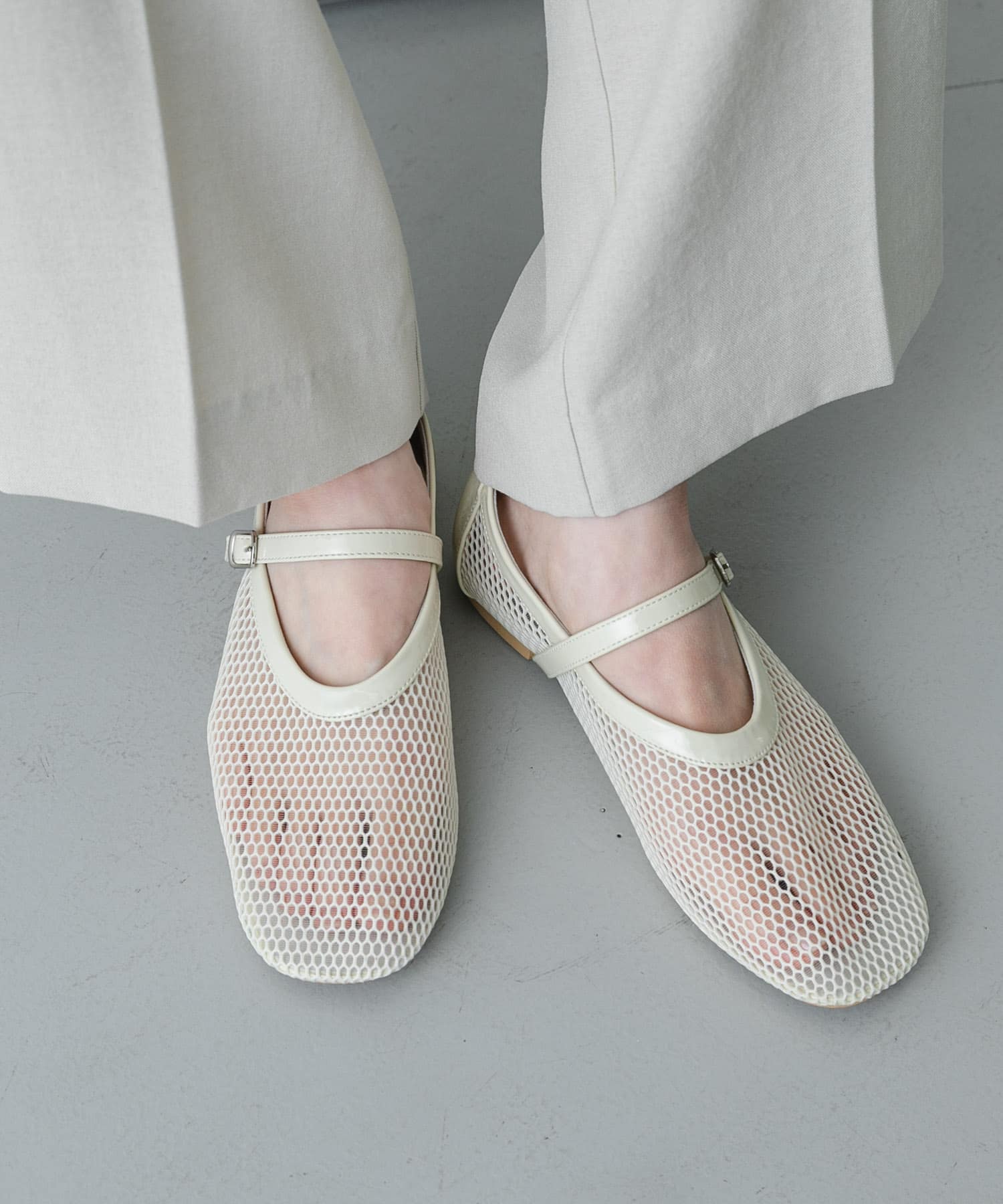『軽量』メッシュフラットシューズ IVORY S