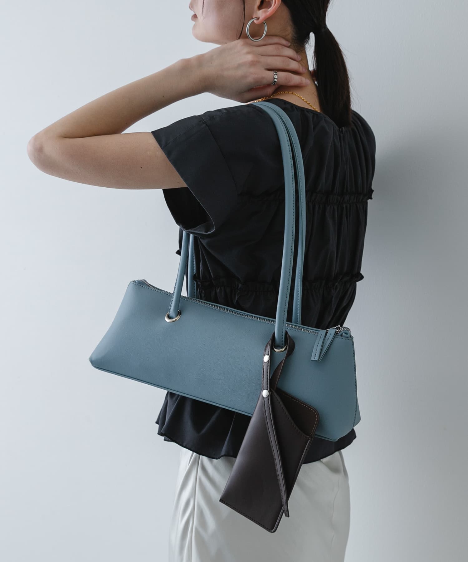 マルチケースツキワイドショルダーバッグ L.BLU×BRN One